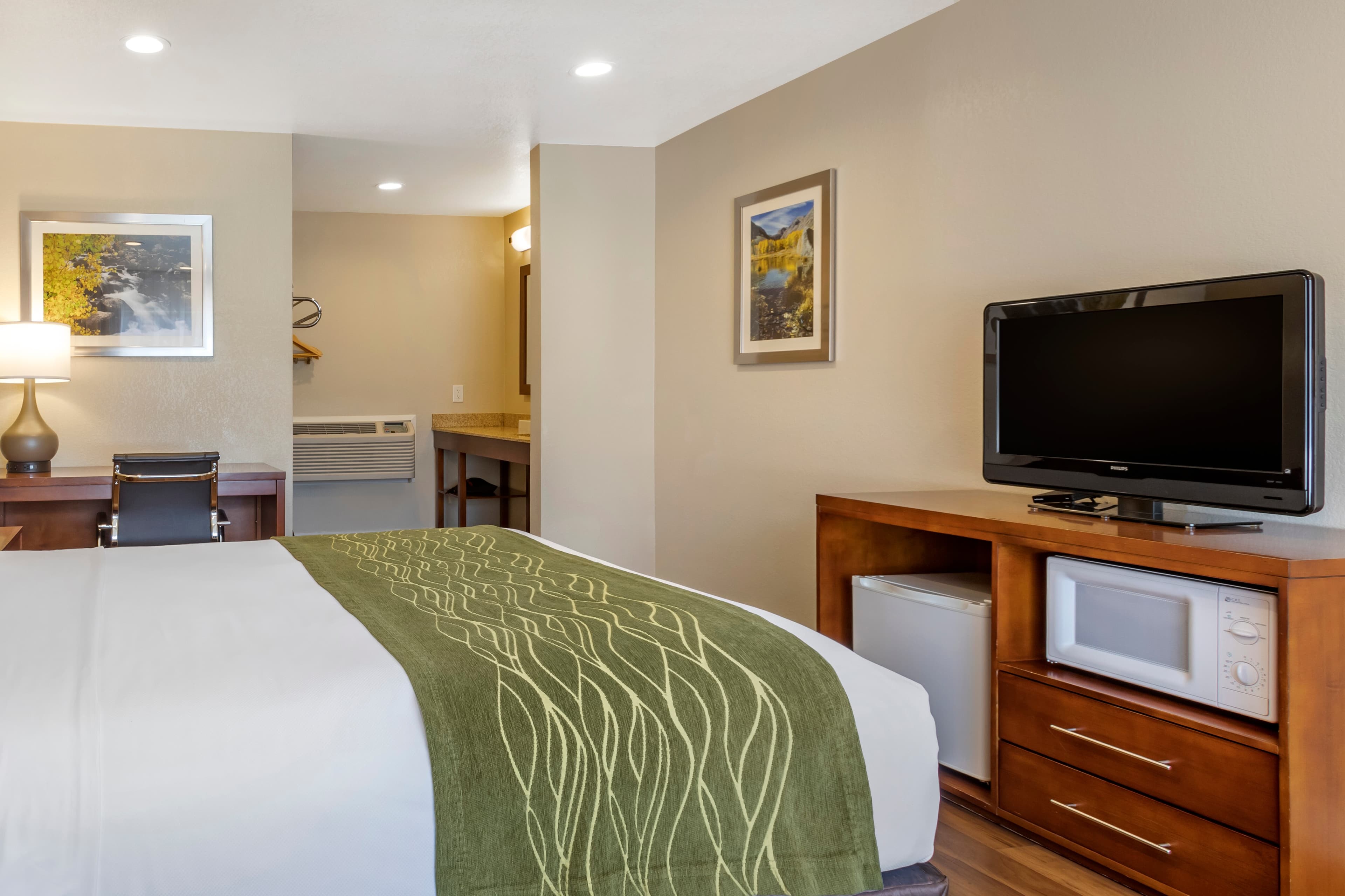 Comfort Inn Bishop — 11