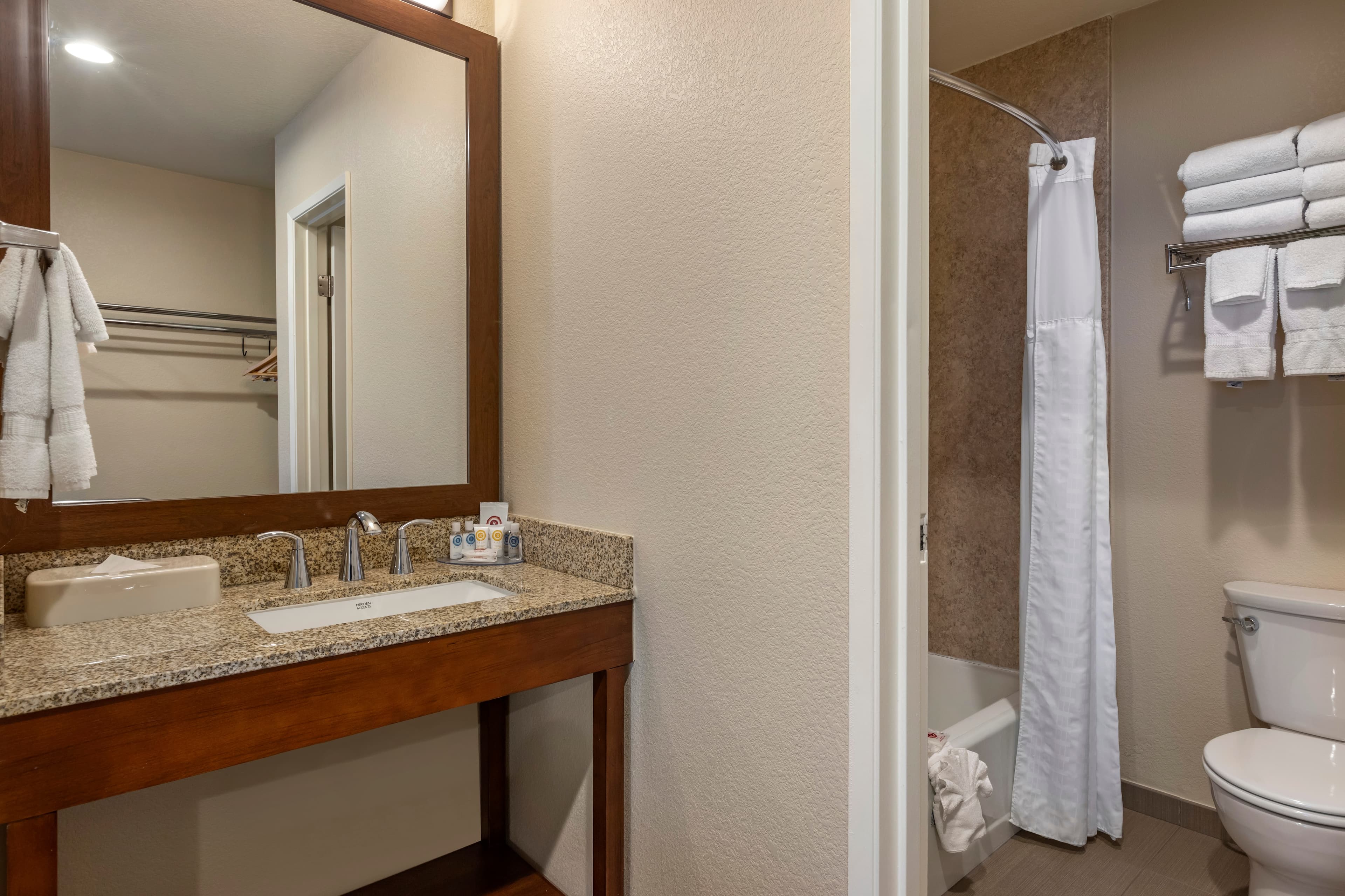 Comfort Inn Bishop — 25