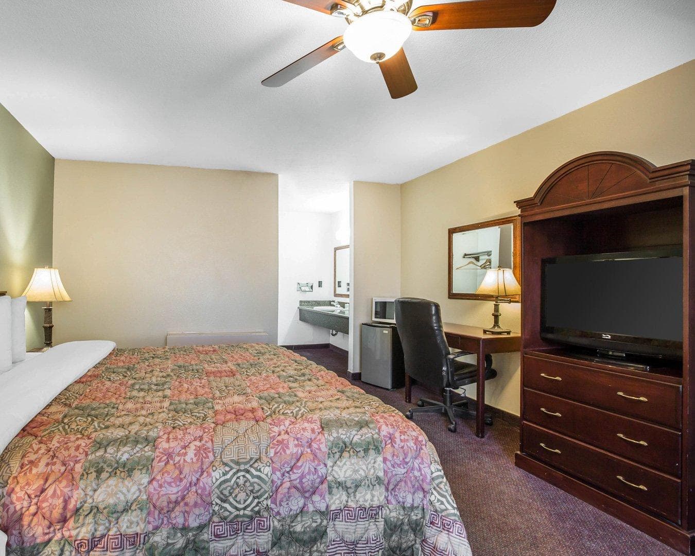 Quality Inn & Suites Cameron Park Shingle Springs — 7