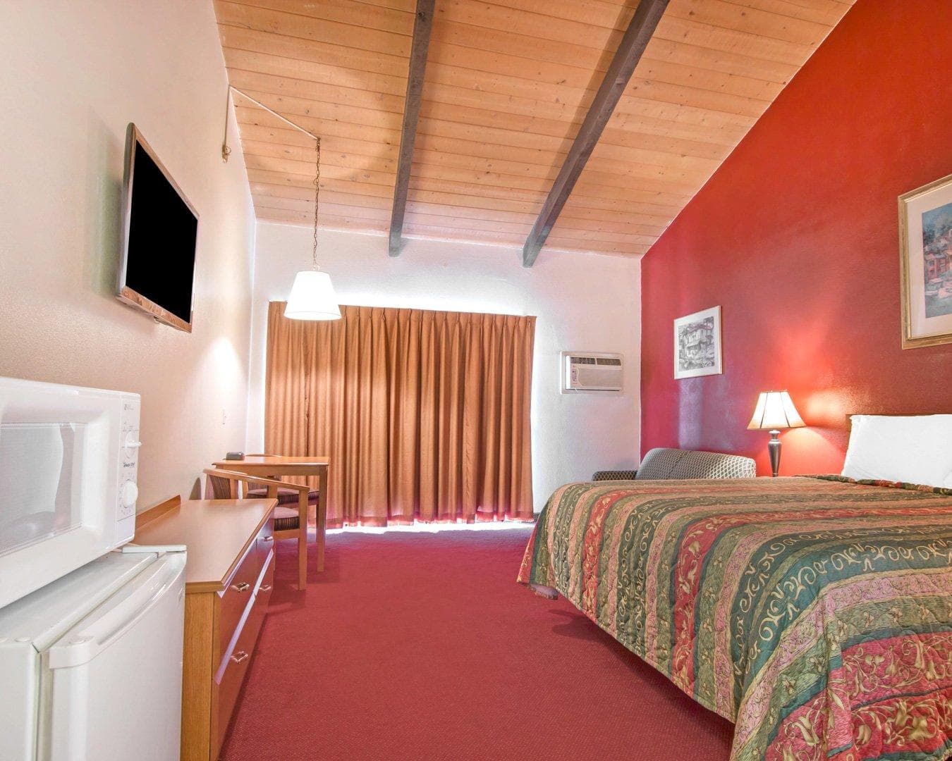Rodeway Inn Fallbrook Downtown - Image 4