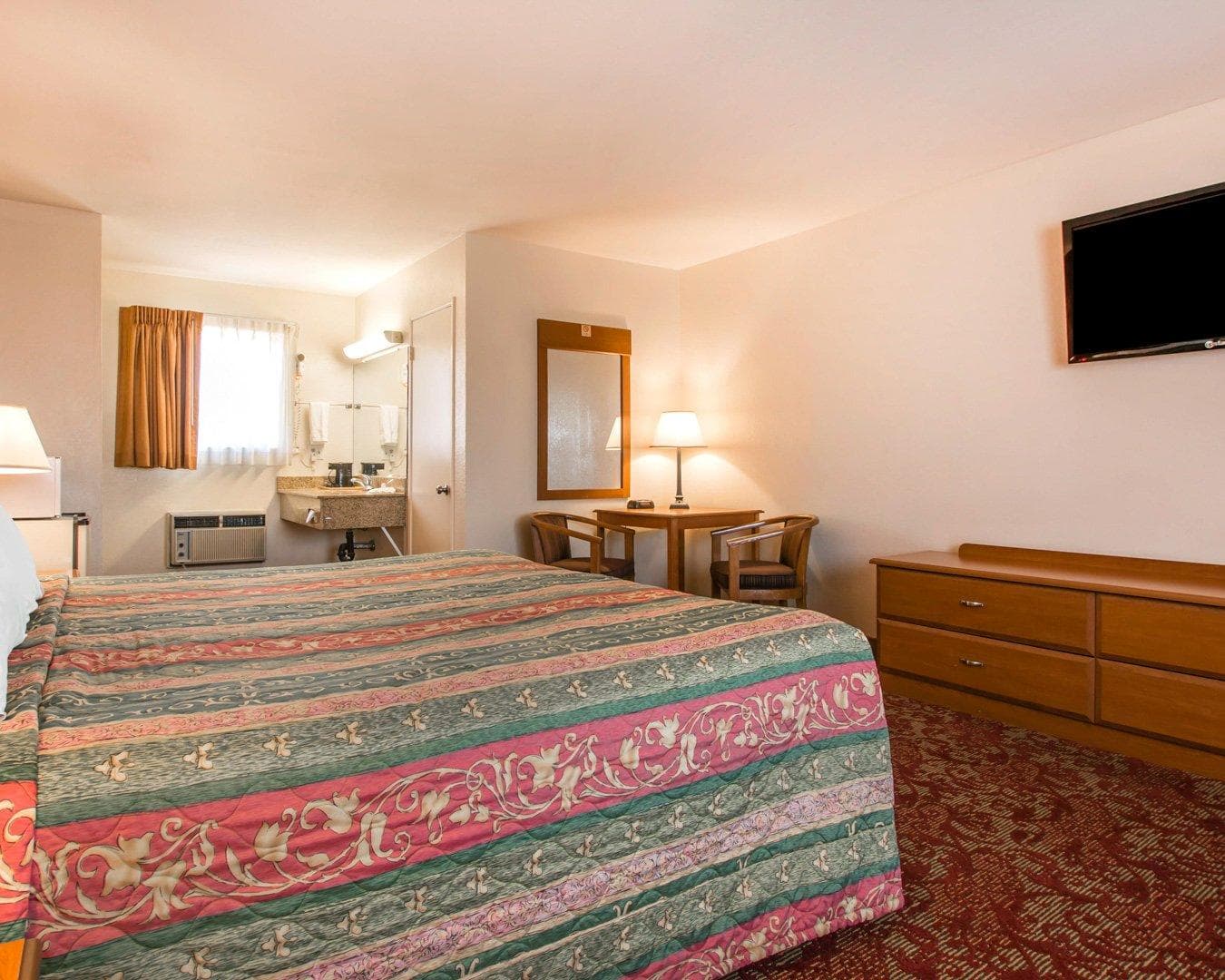 Rodeway Inn Fallbrook Downtown — 9