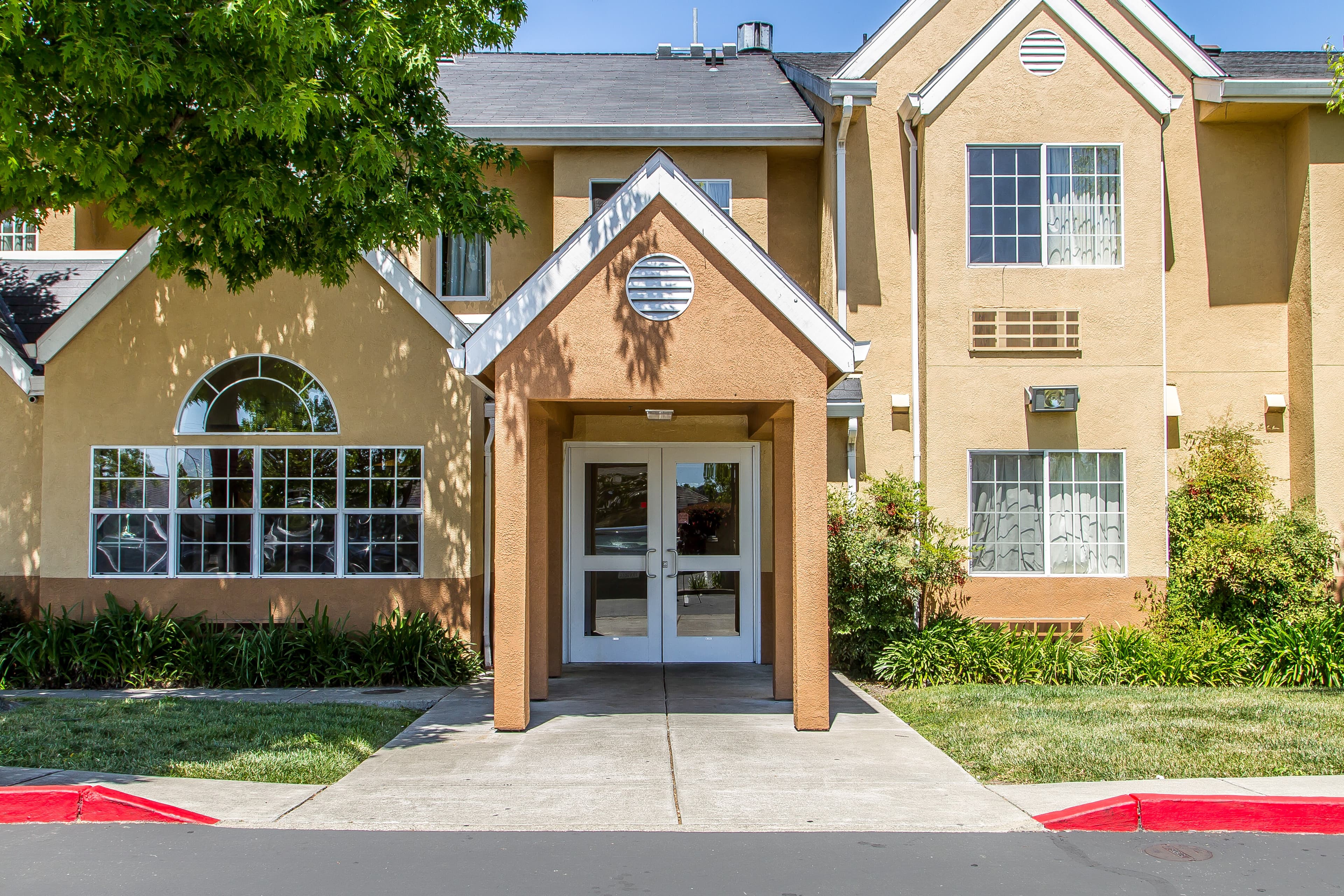 Quality Inn & Suites Santa Rosa South - Image 1