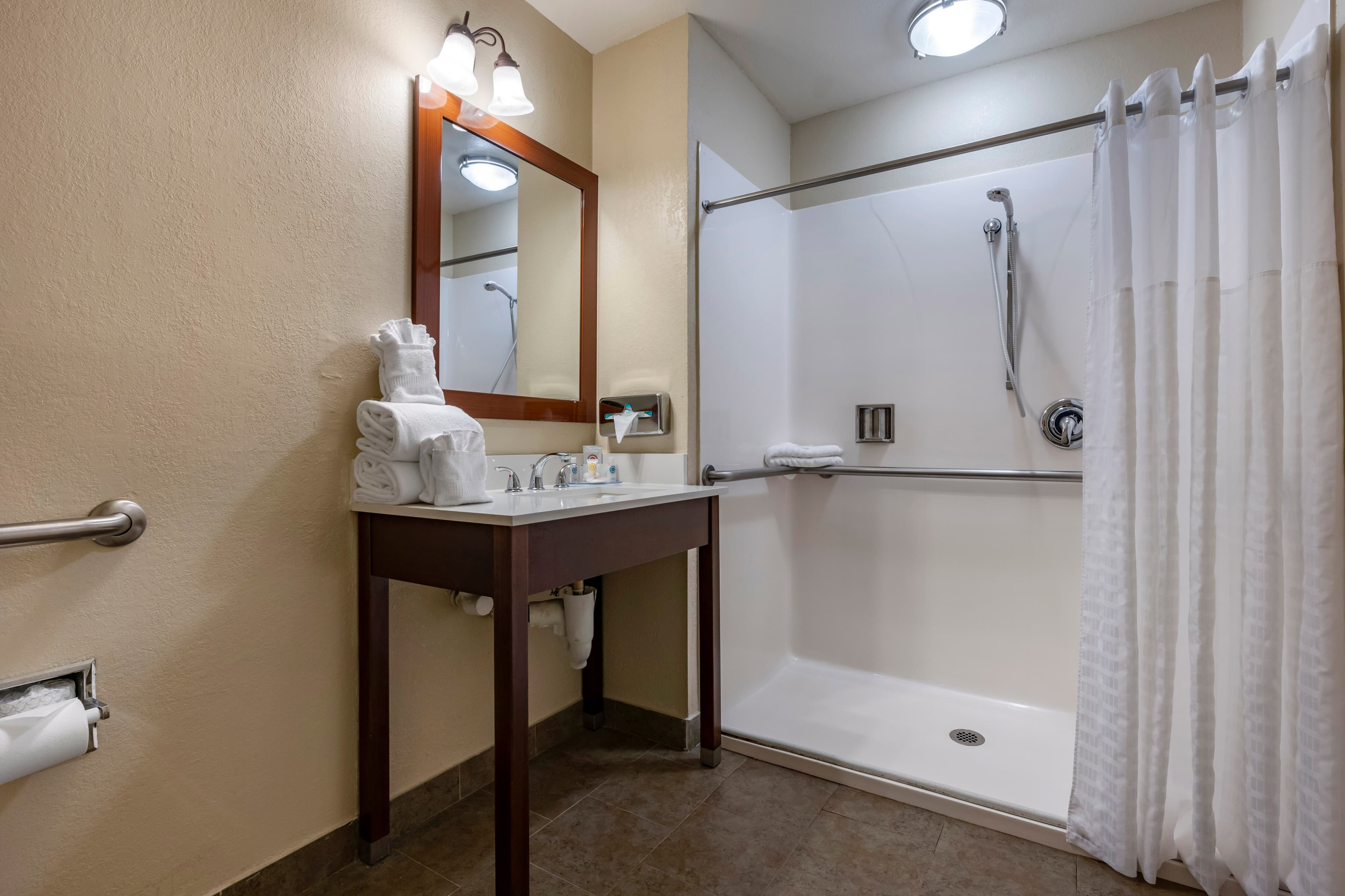 Comfort Inn & Suites Ukiah Mendocino County — 9