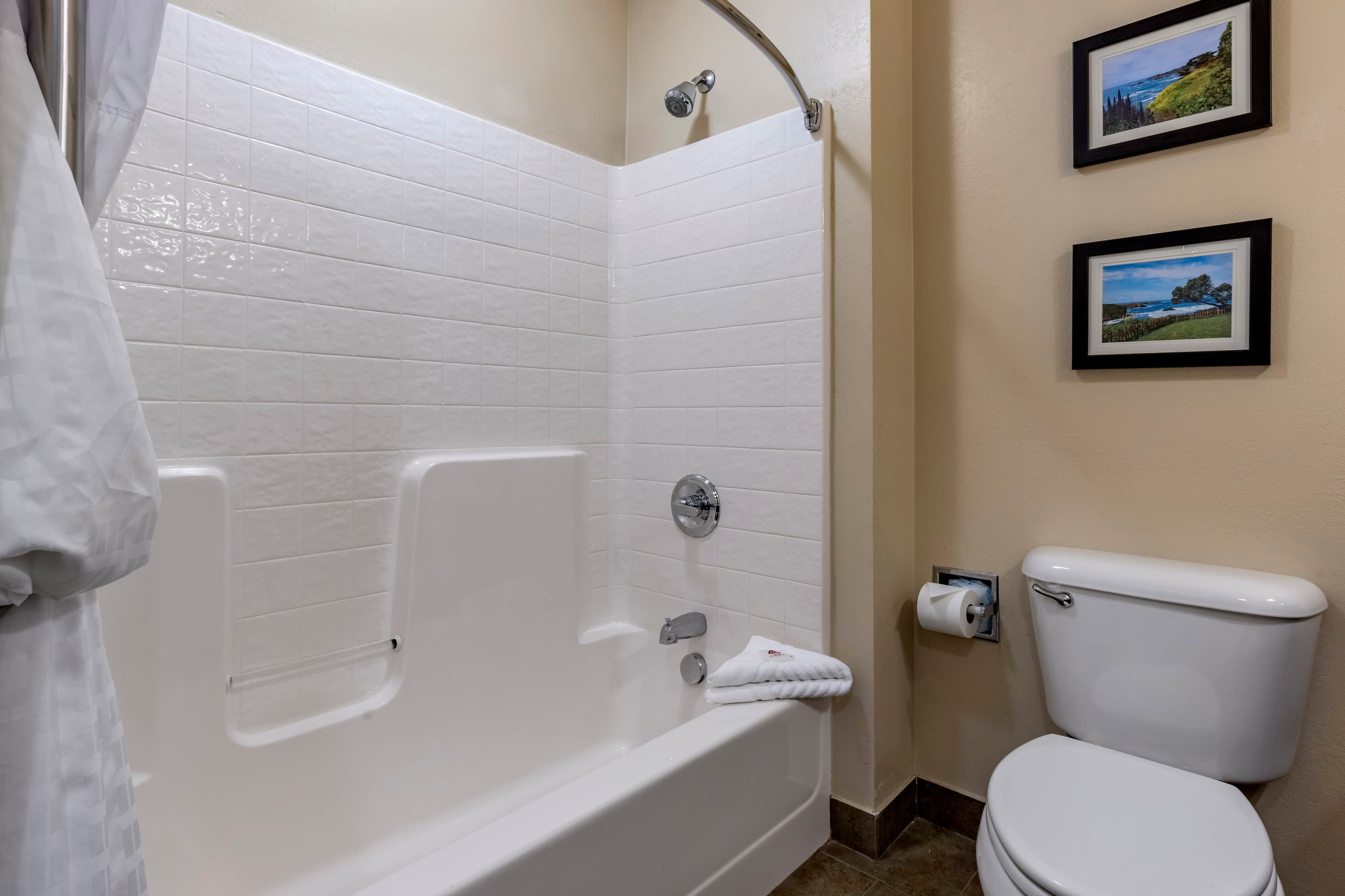 Comfort Inn & Suites Ukiah Mendocino County — 16