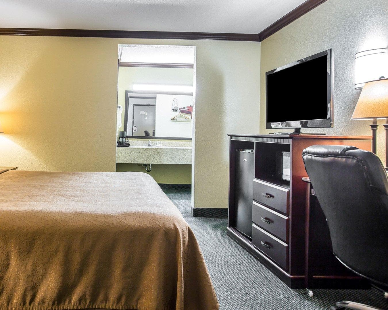 Quality Inn San Diego I-5 Naval Base - Image 3