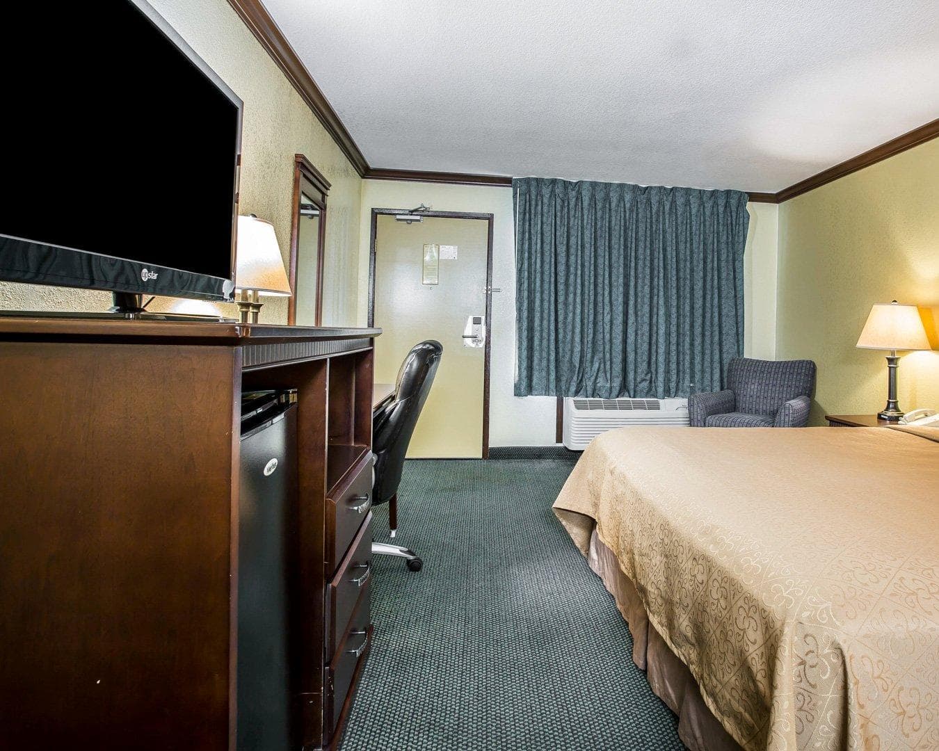Quality Inn San Diego I-5 Naval Base - Image 5