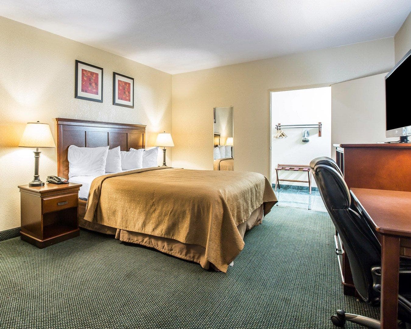 Quality Inn San Diego I-5 Naval Base — 2
