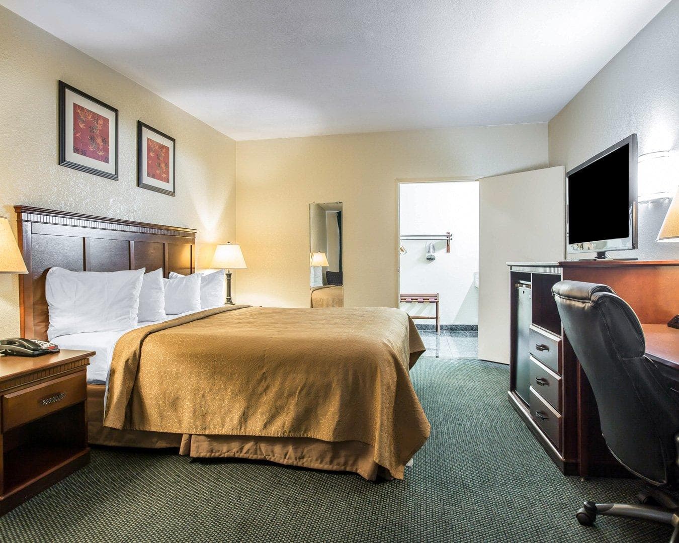 Quality Inn San Diego I-5 Naval Base — 4