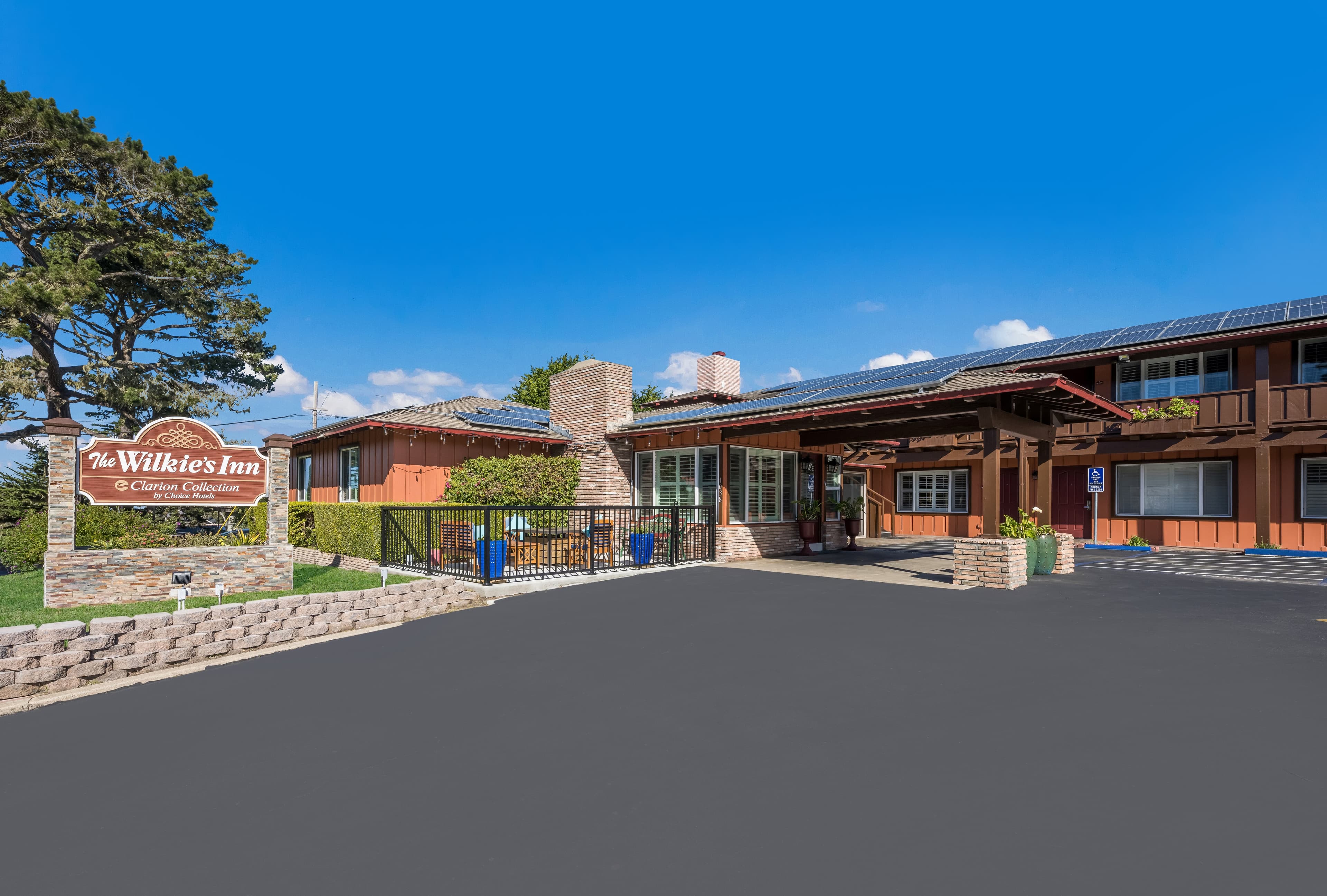 Clarion  Collection Wilkie's Inn Pacific Grove - Monterey - Image 1