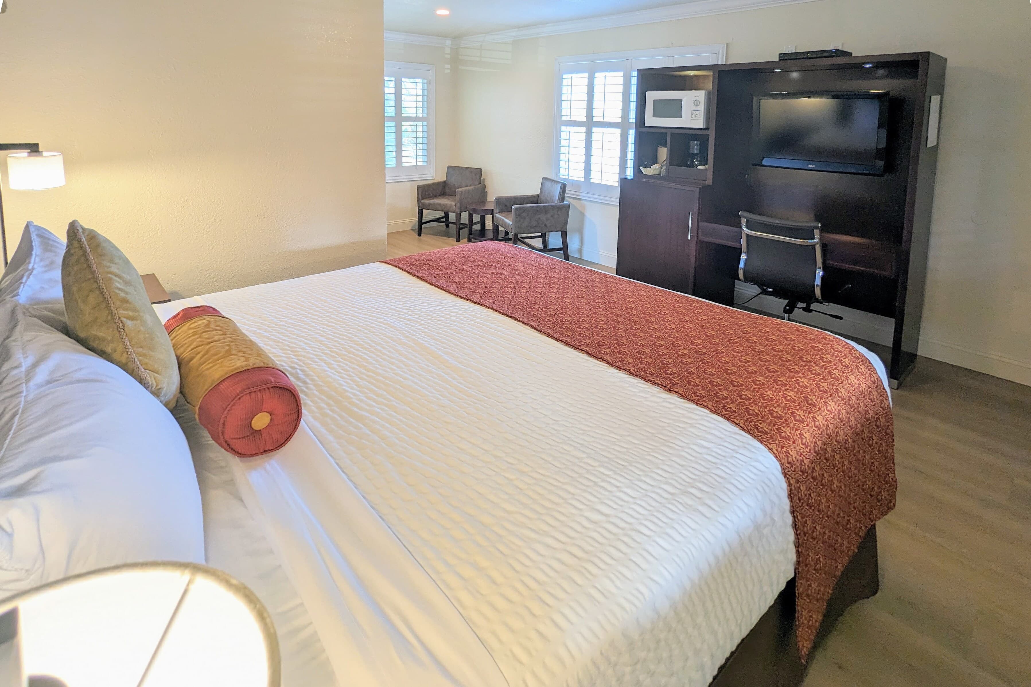 Clarion  Collection Wilkie's Inn Pacific Grove - Monterey - Image 3