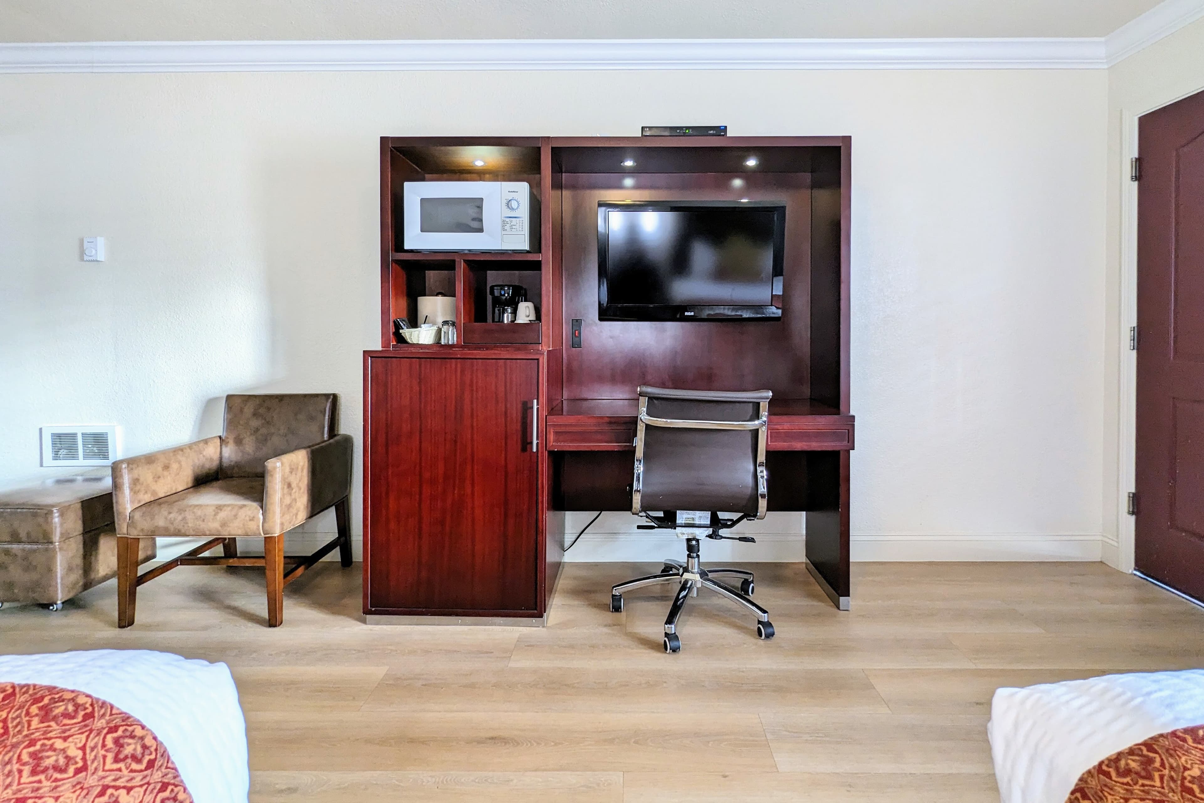 Clarion  Collection Wilkie's Inn Pacific Grove - Monterey — 17