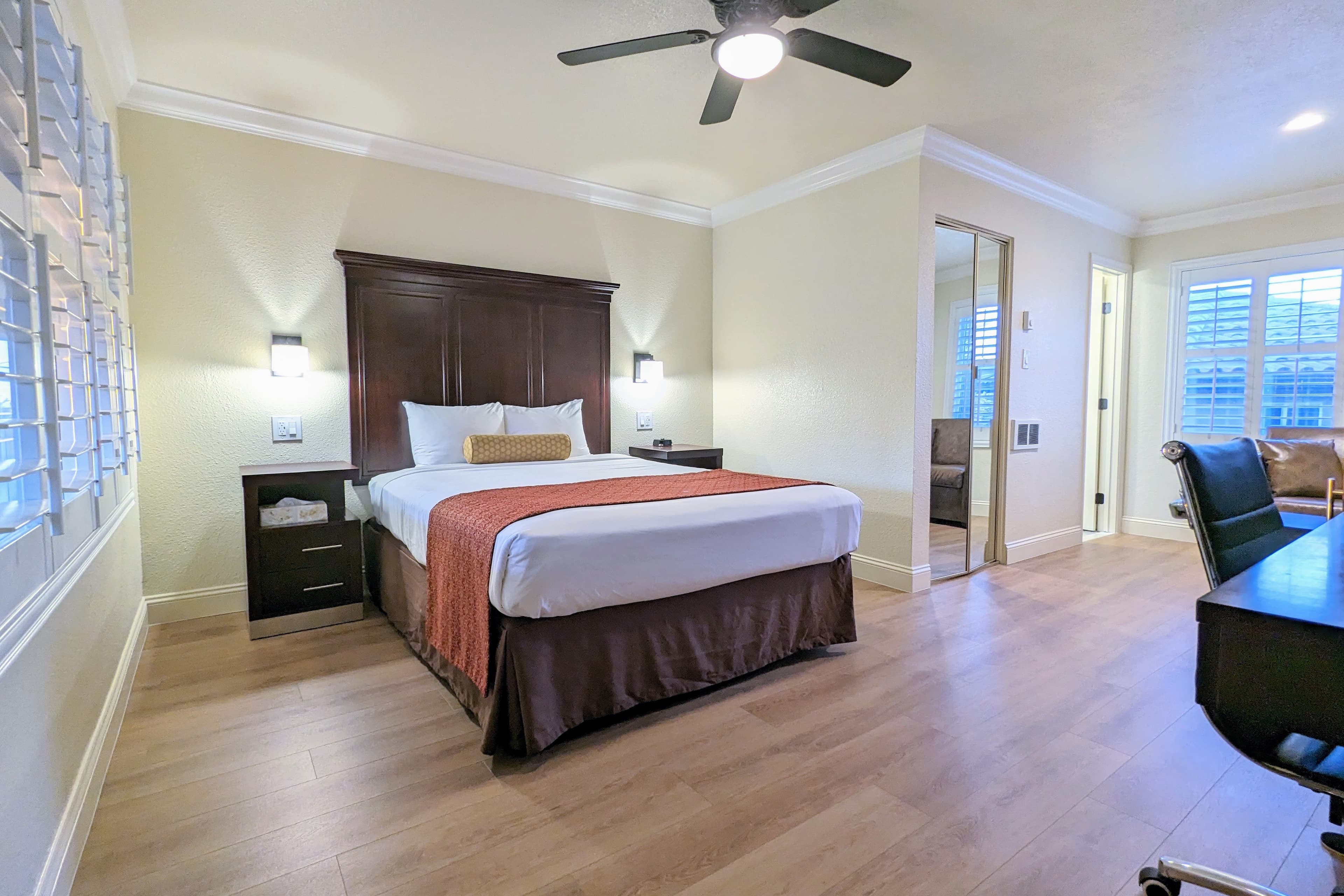Clarion  Collection Wilkie's Inn Pacific Grove - Monterey — 19