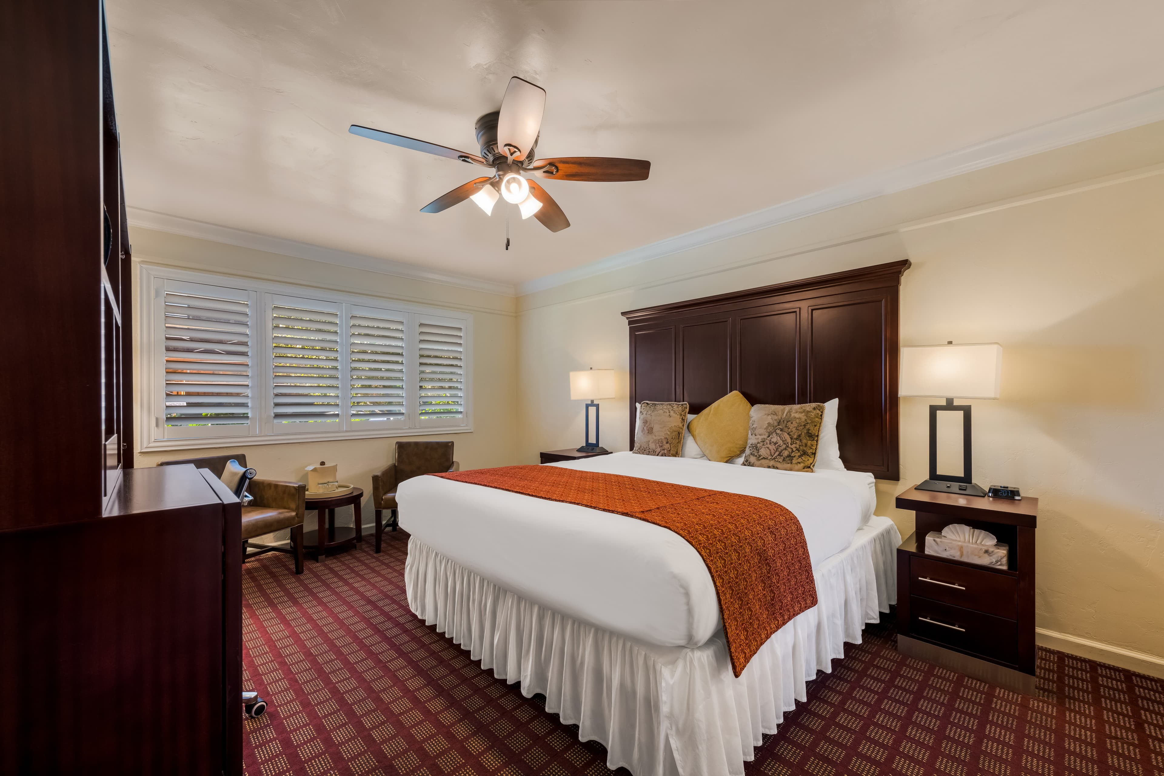 Clarion Collection Carmel Oaks Inn — 10