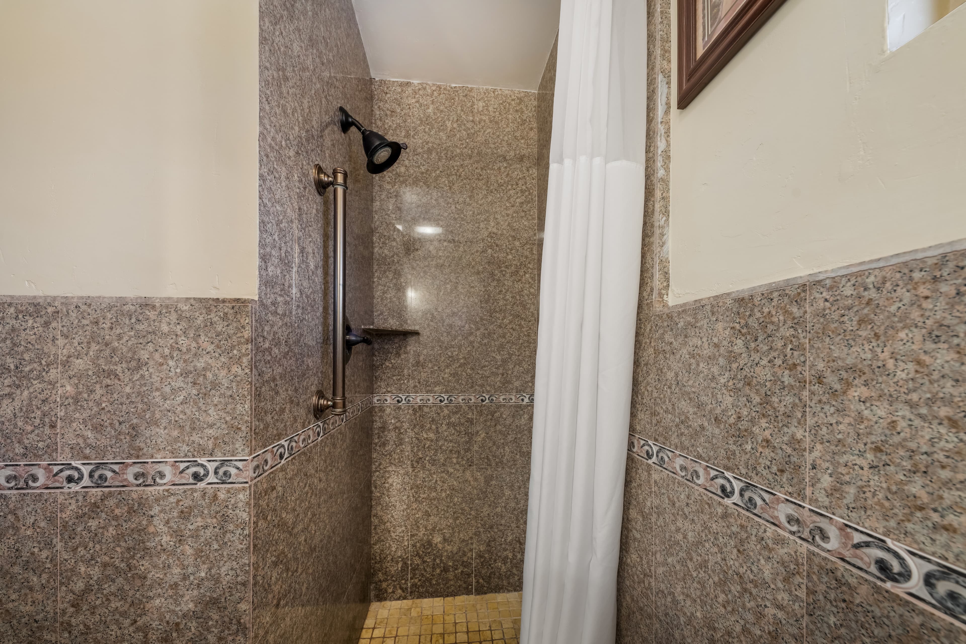 Clarion Collection Carmel Oaks Inn — 13