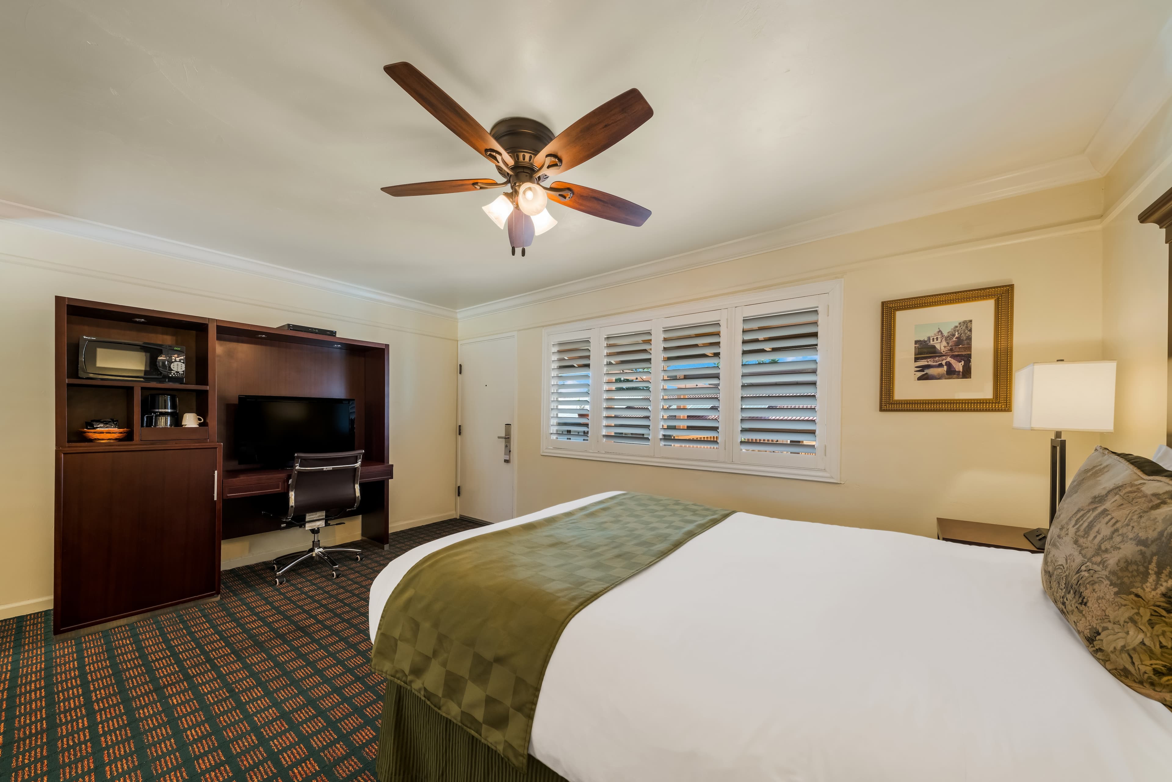 Clarion Collection Carmel Oaks Inn — 19