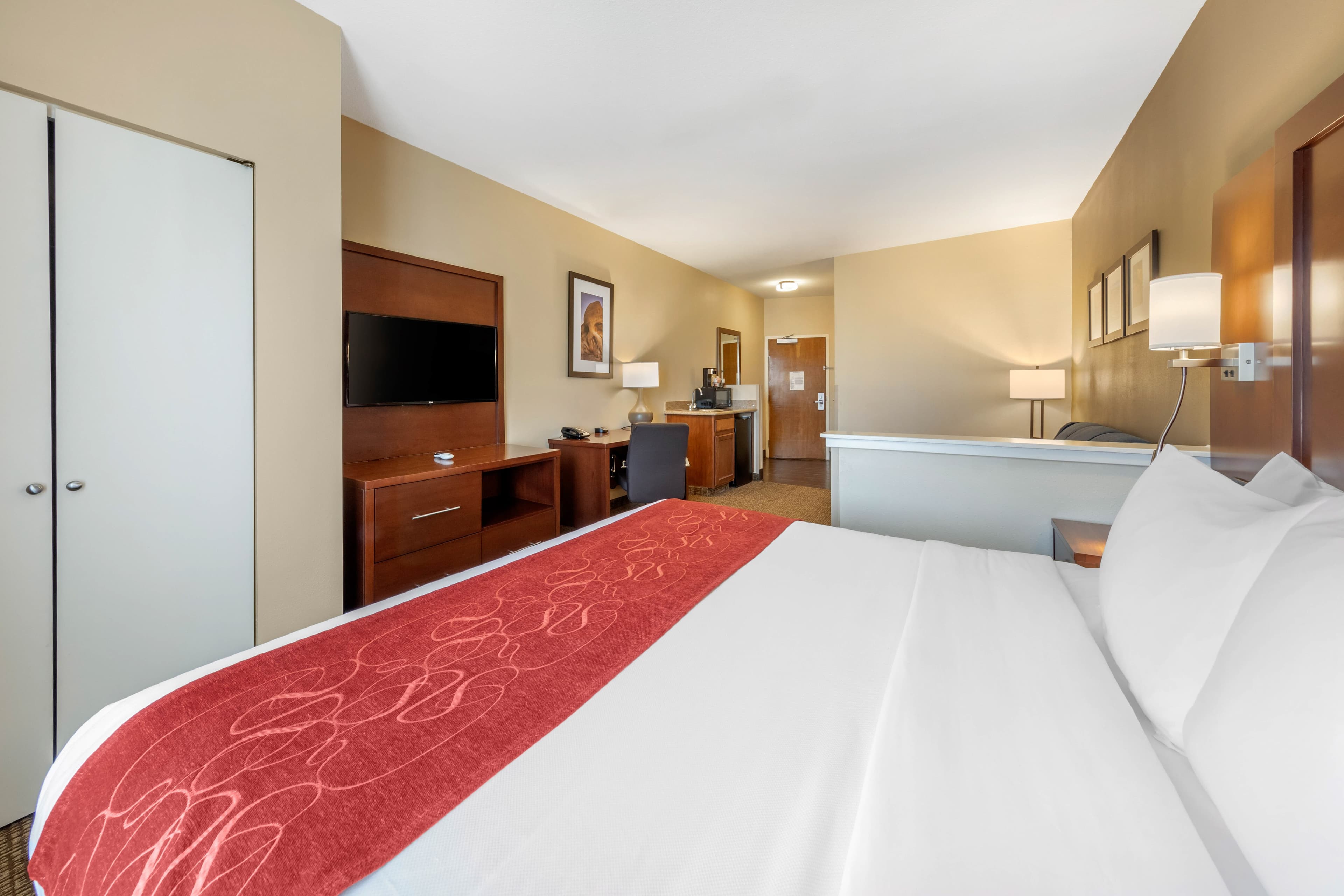 Comfort Suites Barstow near I-15 - Image 3