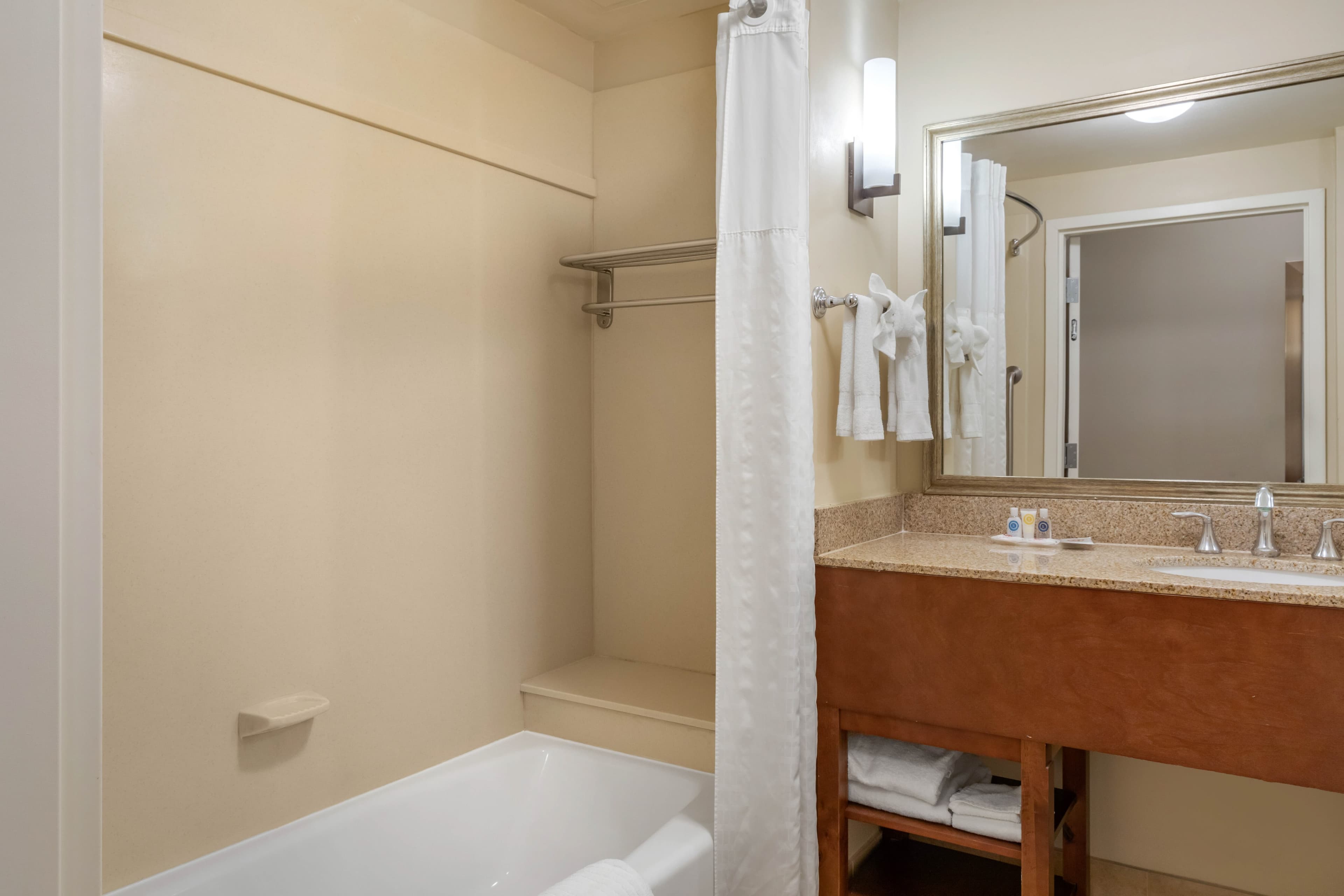 Comfort Suites Barstow near I-15 — 6