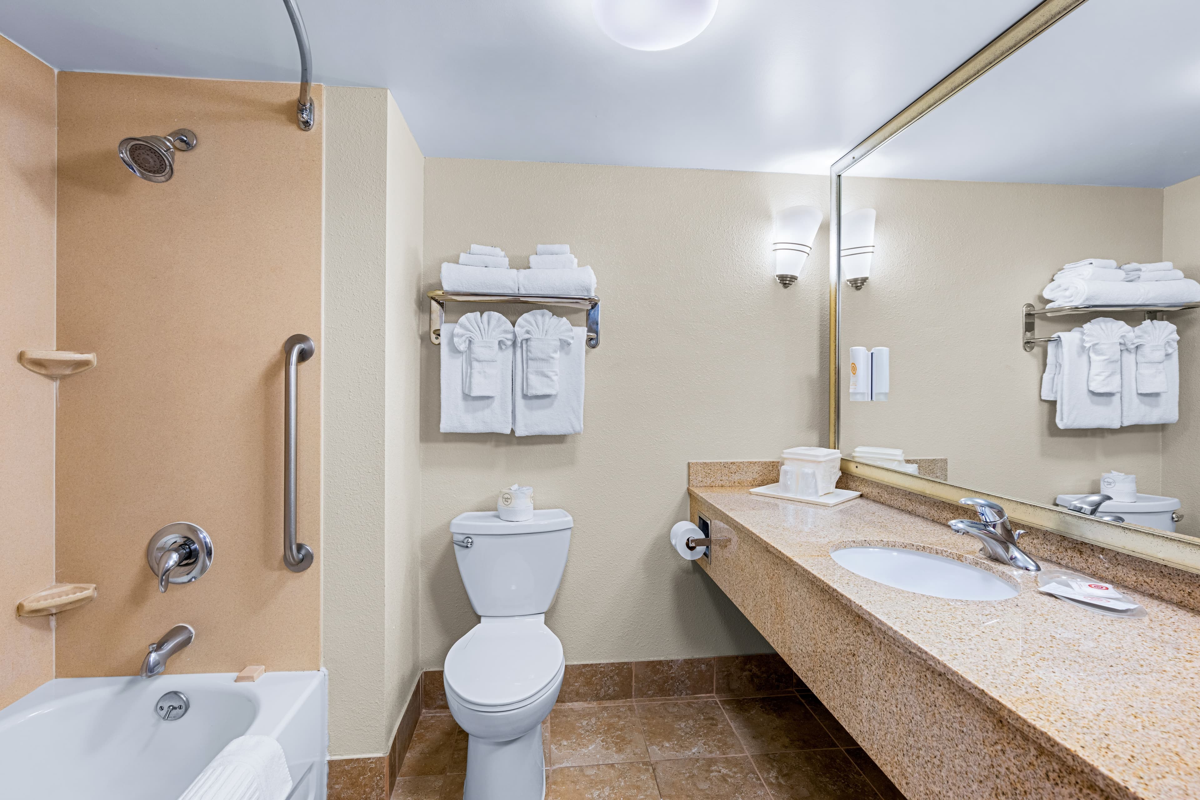 Comfort Suites Vacaville-Napa Valley Area — 11
