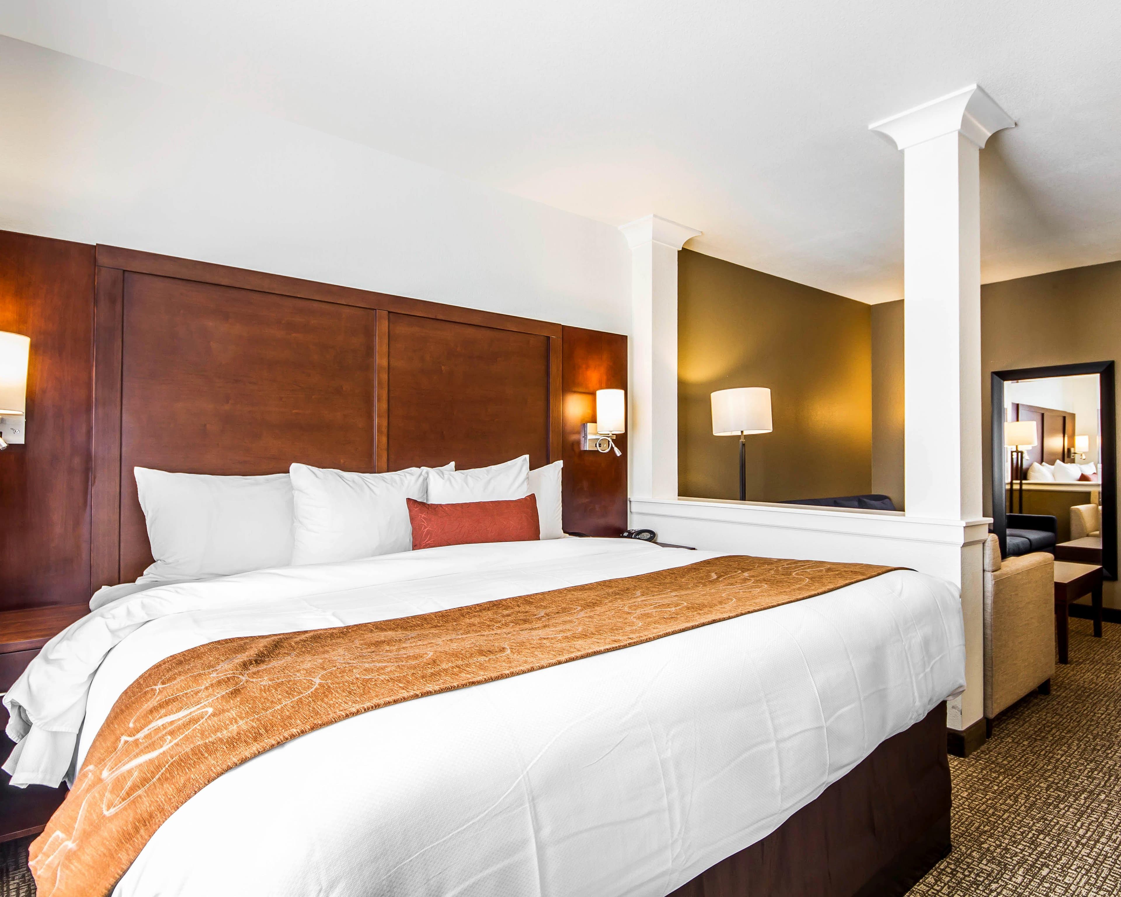 Comfort Suites Woodland - Sacramento Airport - Image 1