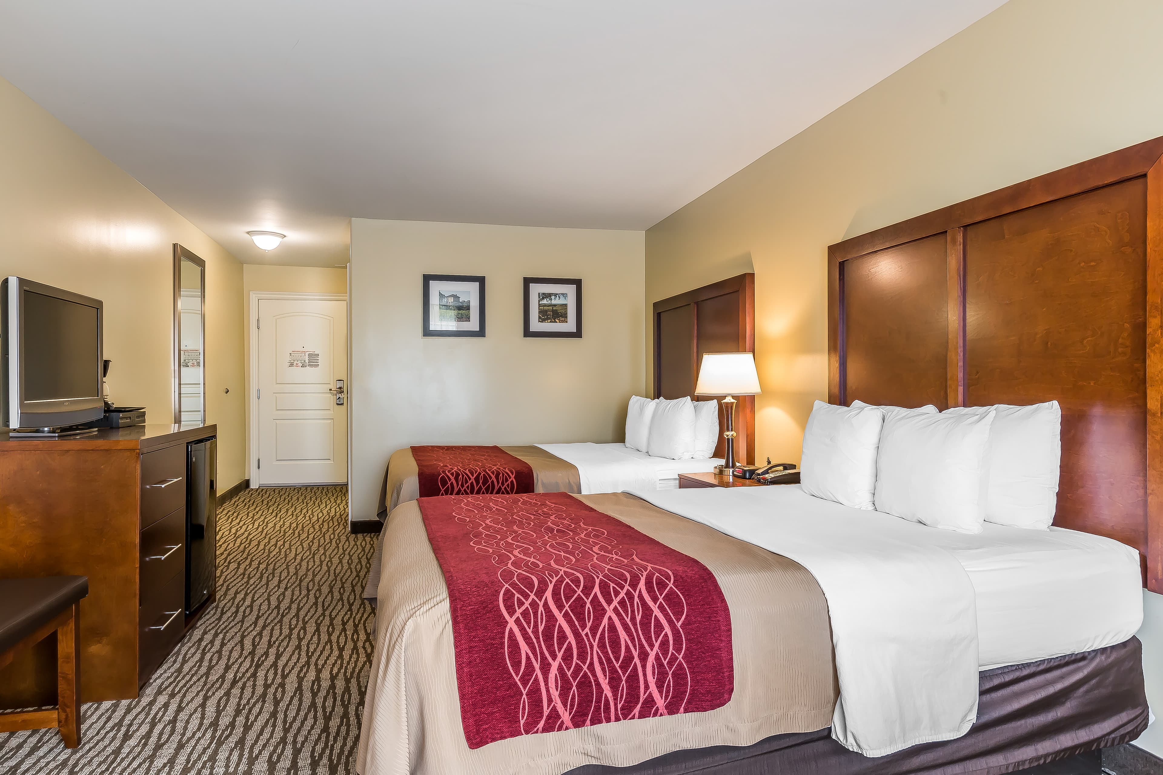 Comfort Inn Pomona near Fairplex - Image 4