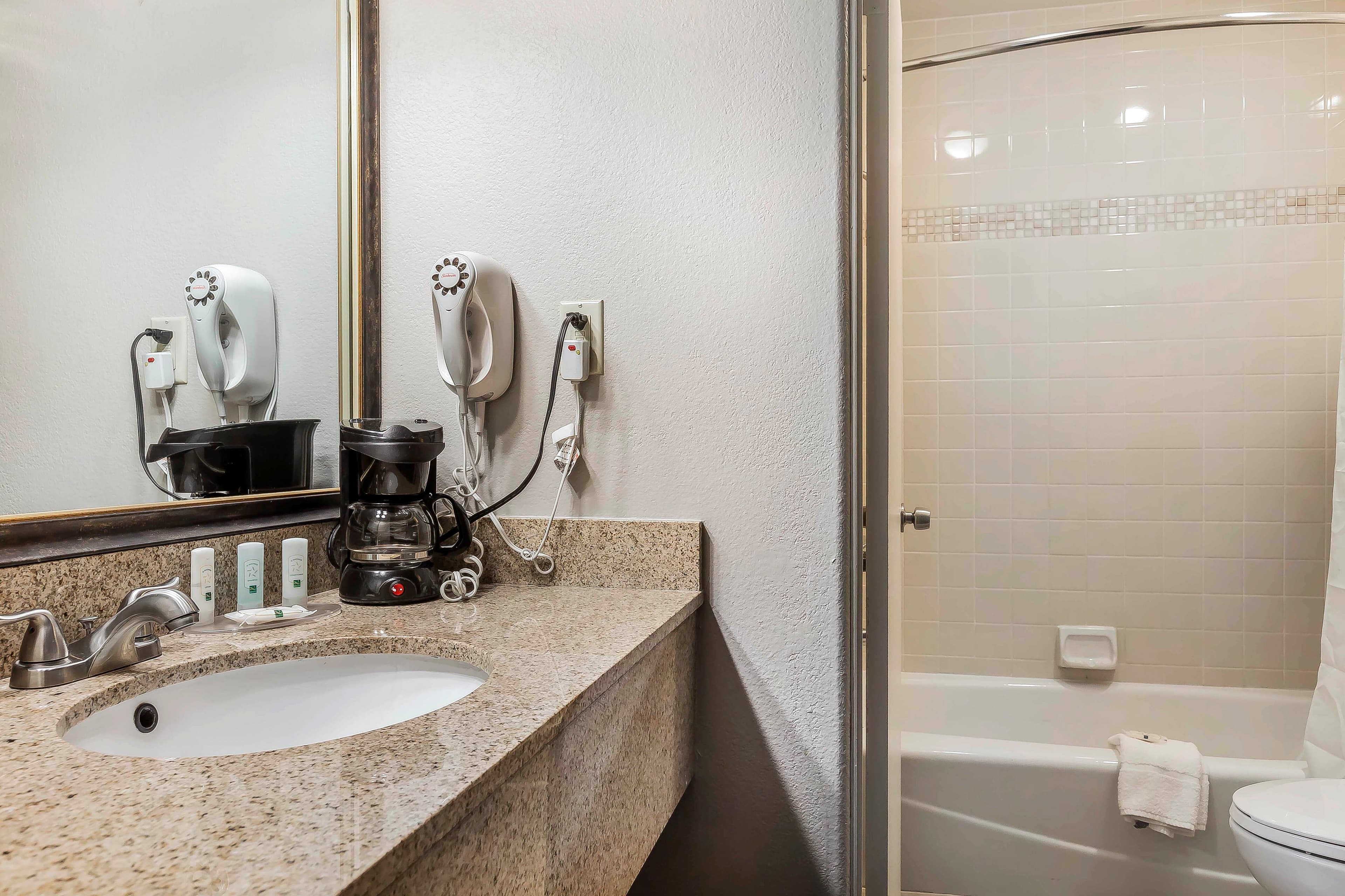 Quality Inn Fallbrook I-15 — 6
