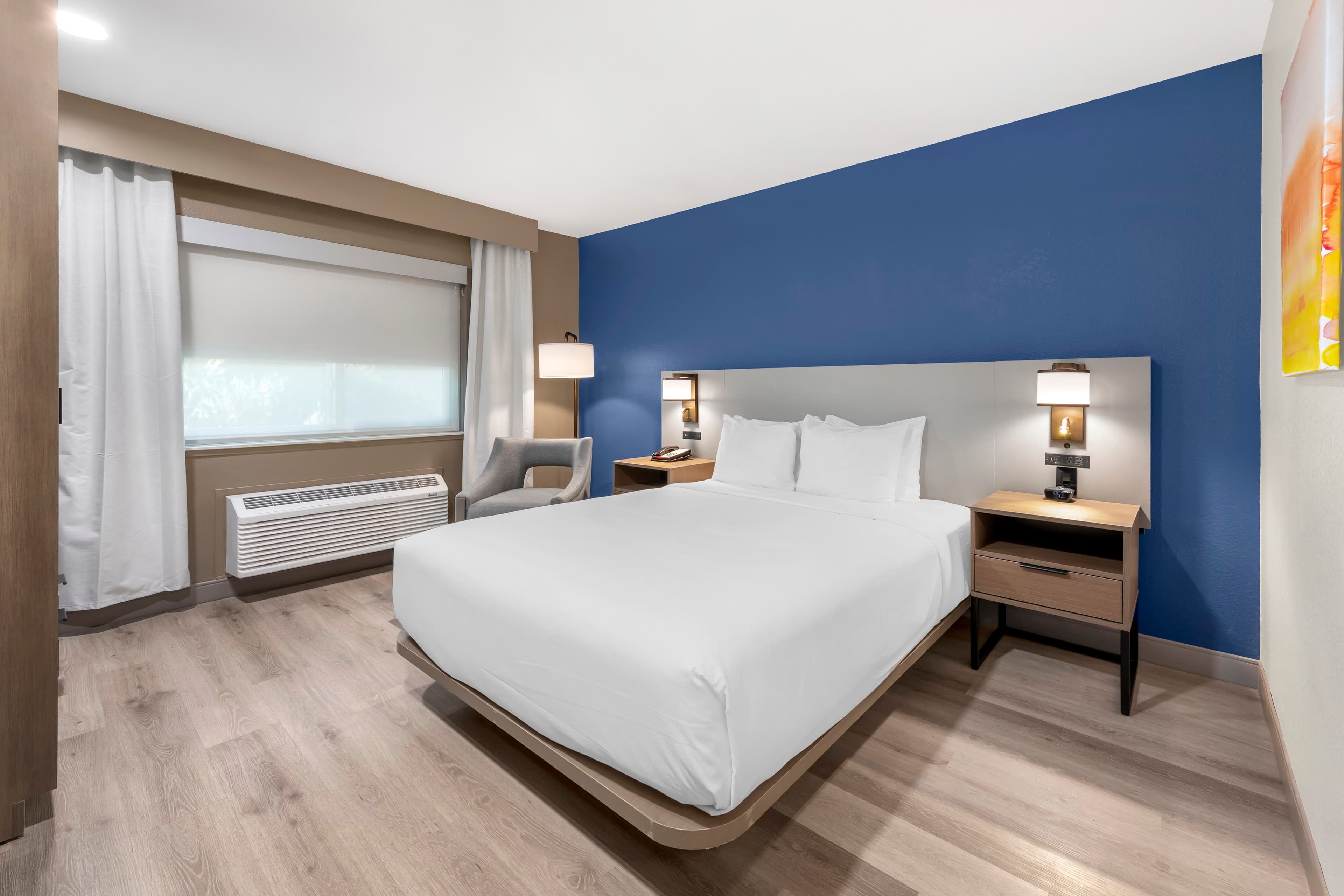 Comfort Inn Fontana - Image 4