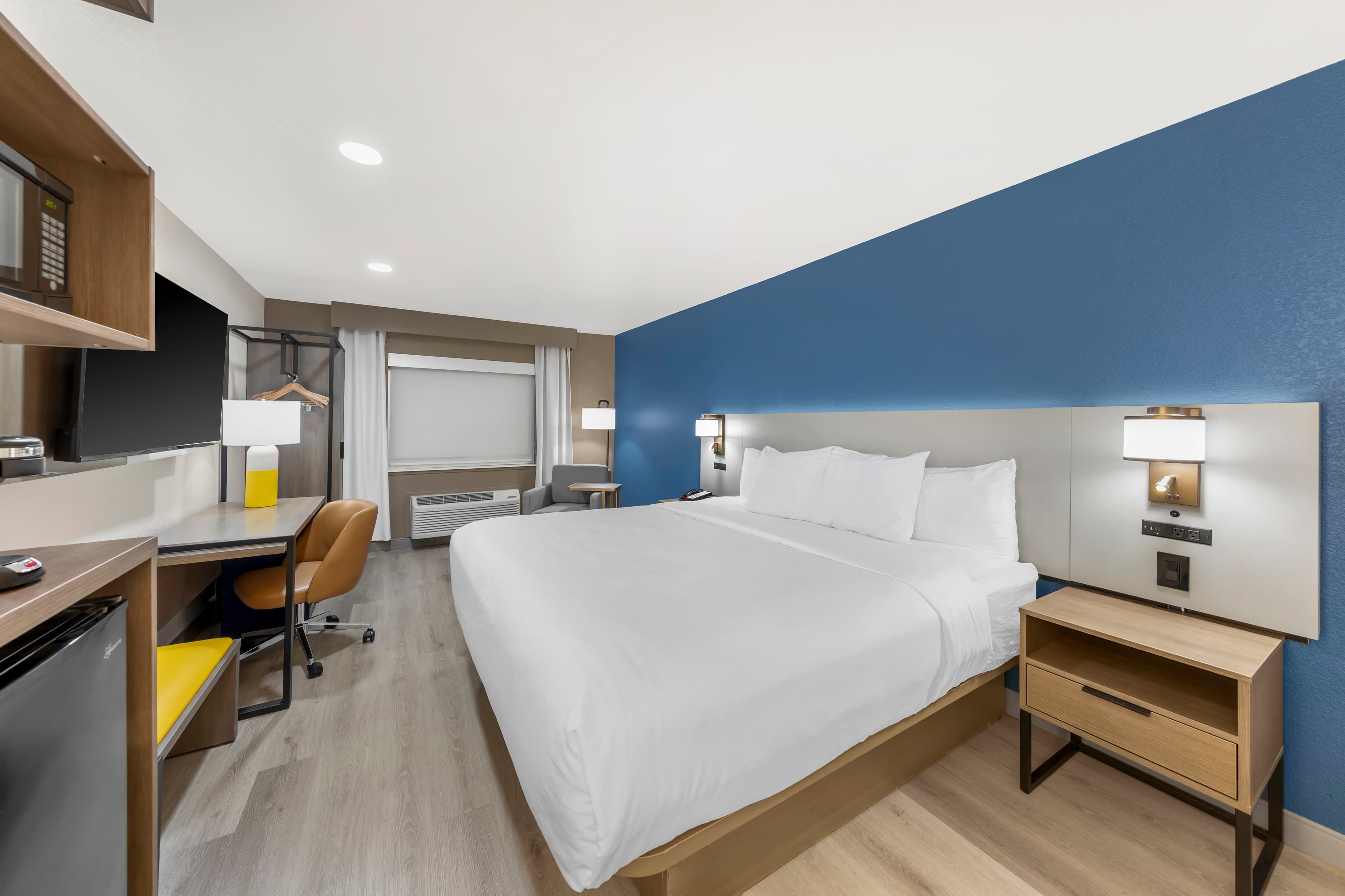 1 King Bed - Image 1