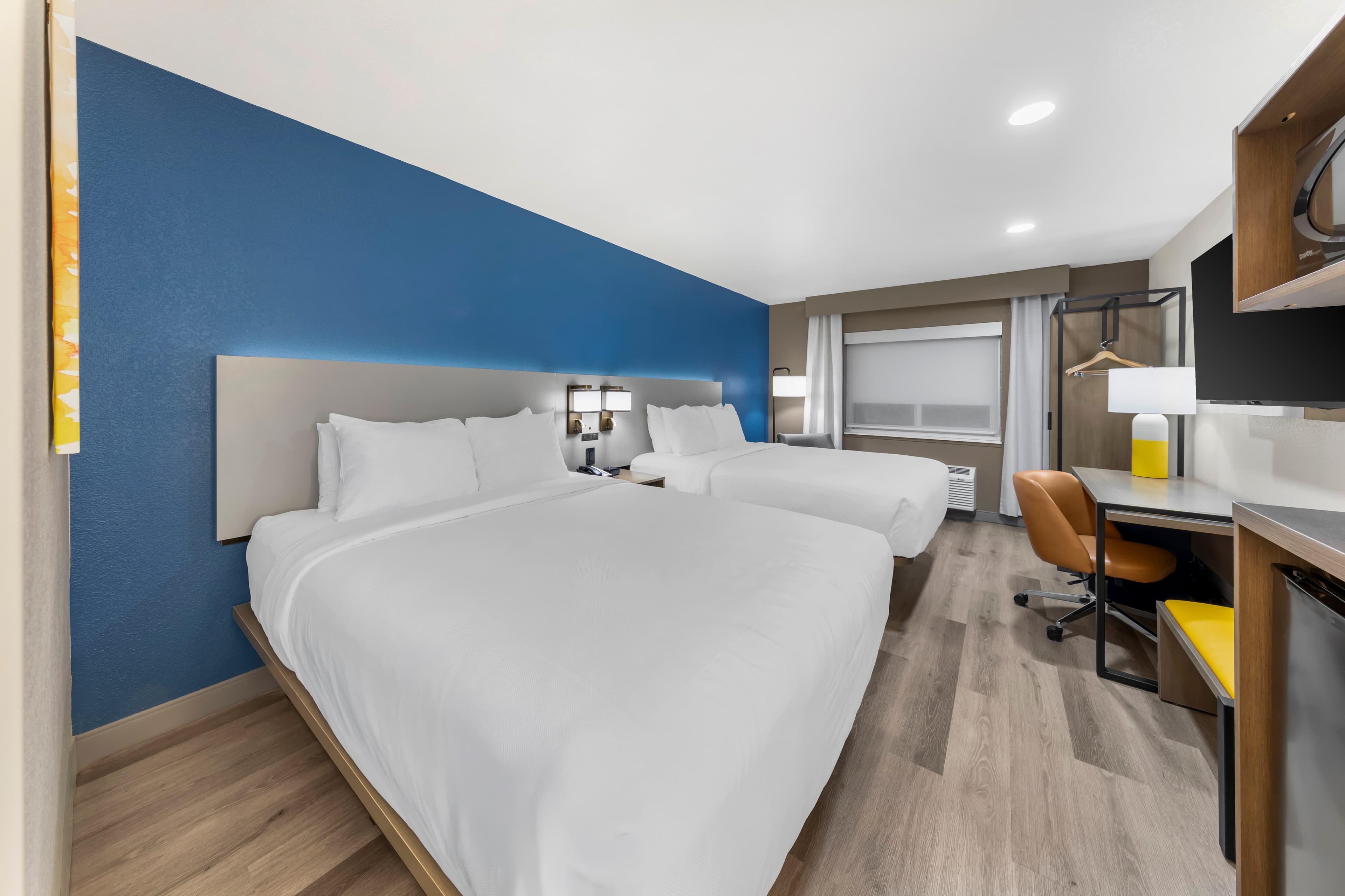 Comfort Inn Fontana — 14