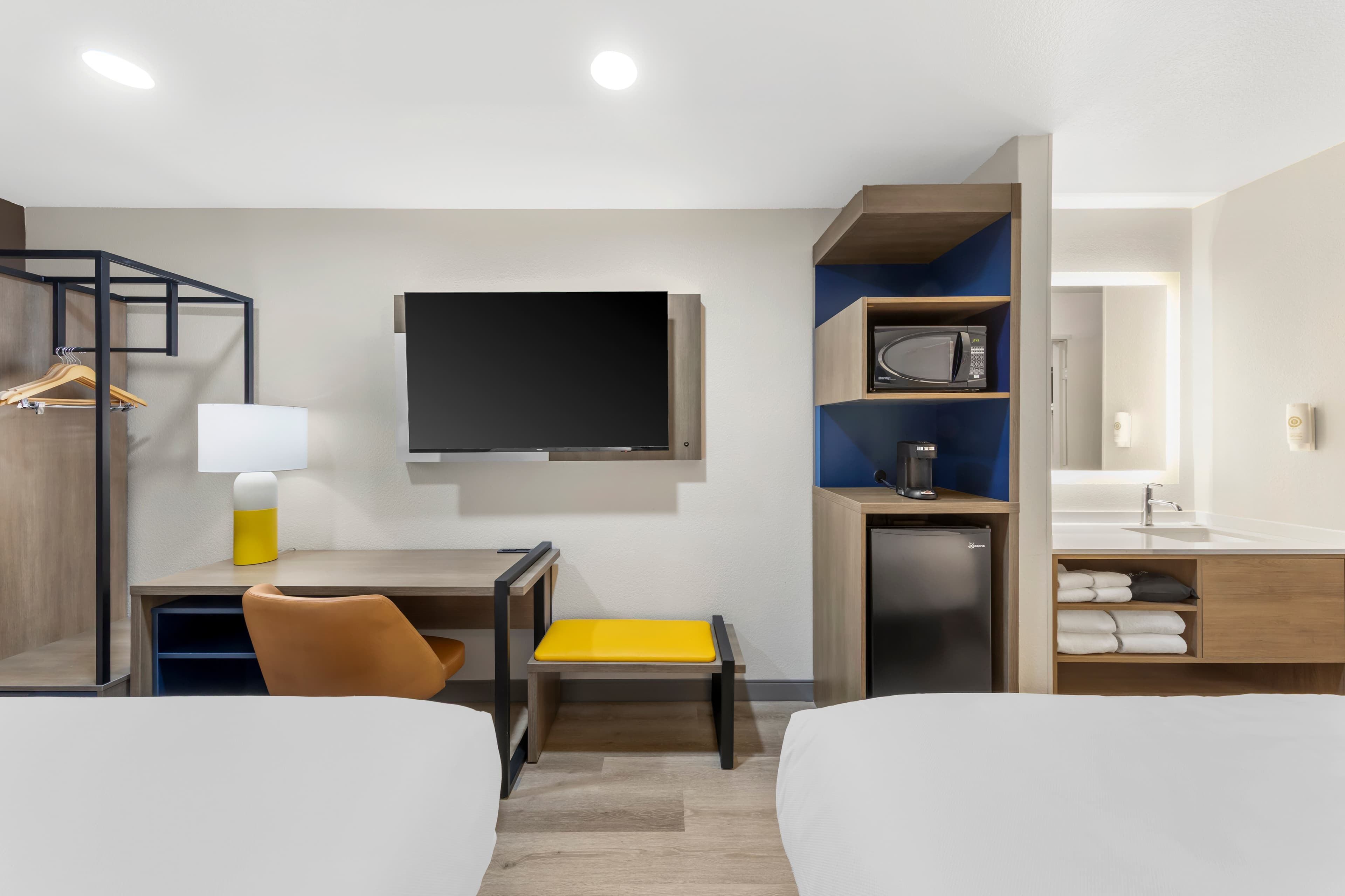 Comfort Inn Fontana — 16