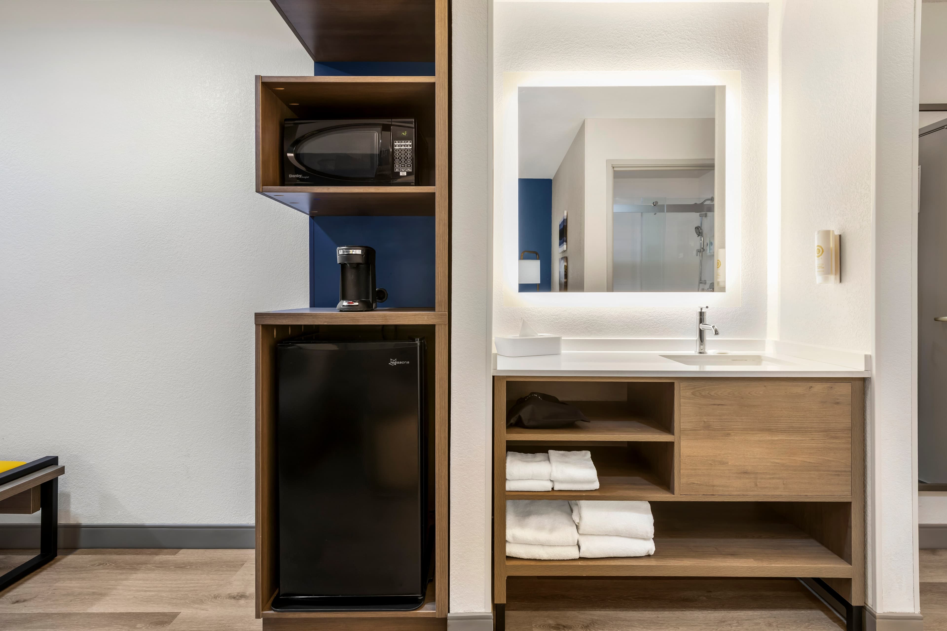 Comfort Inn Fontana — 13