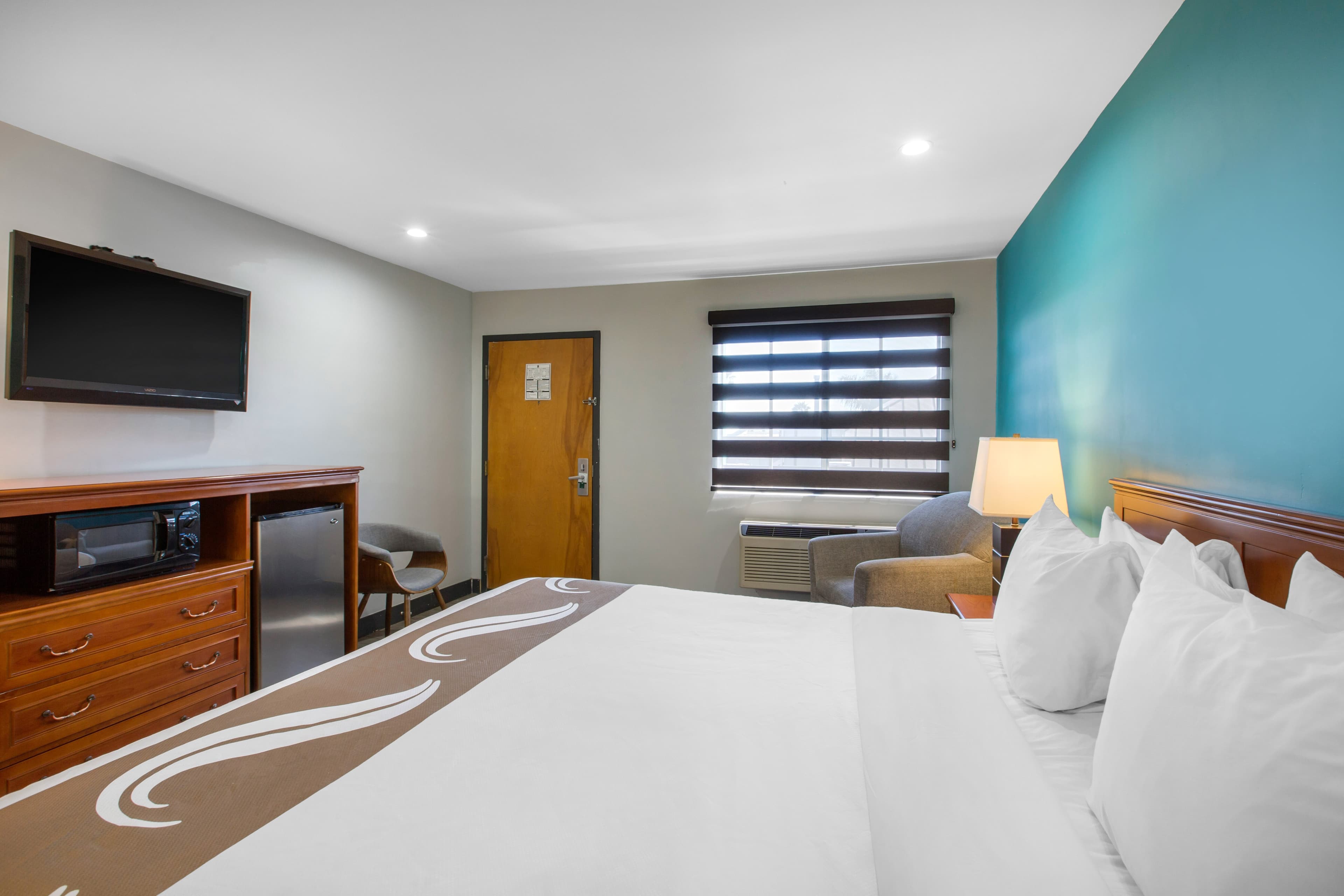 Quality Inn Near Hollywood Walk of Fame — 13