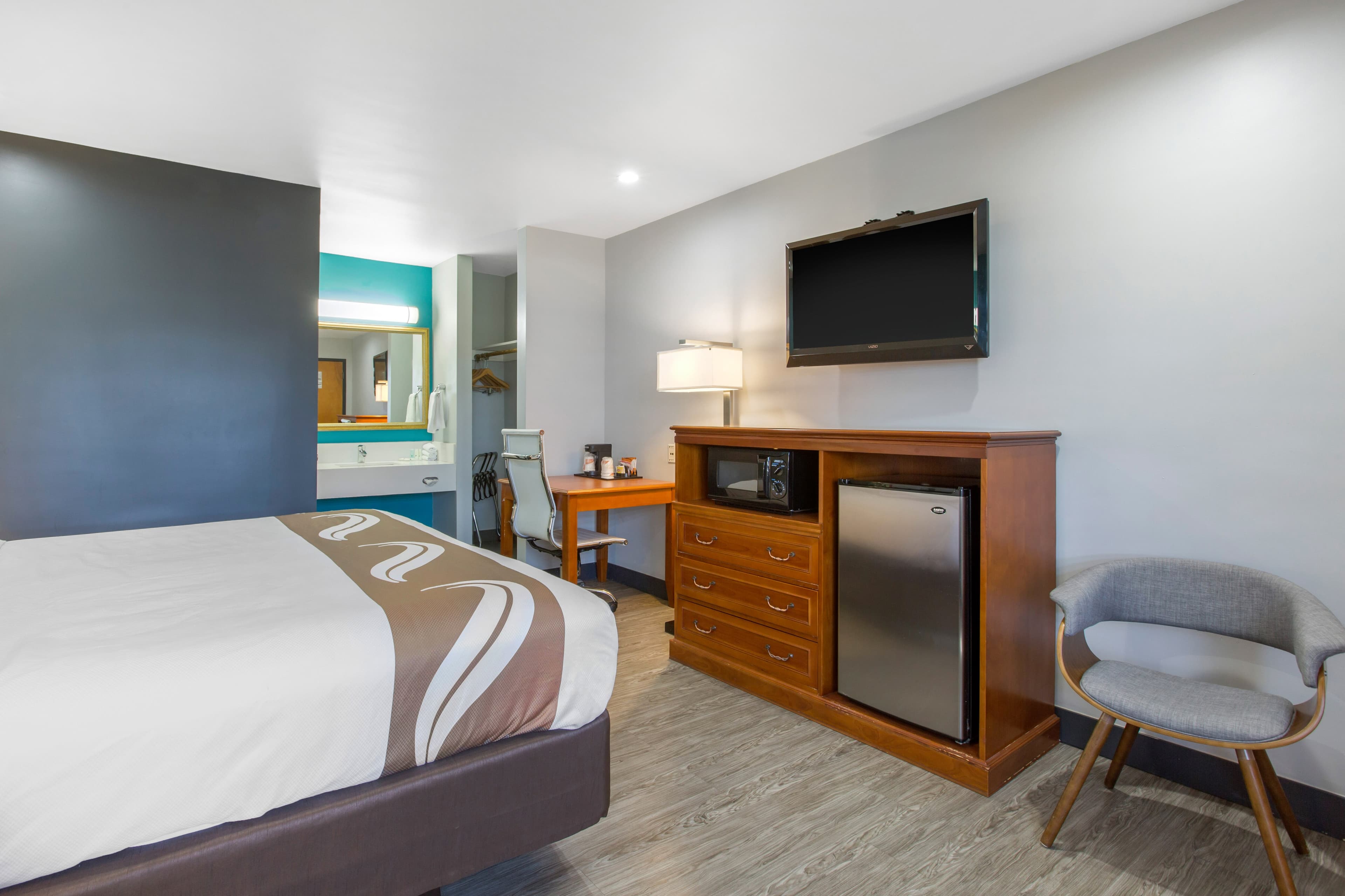 Quality Inn Near Hollywood Walk of Fame — 14