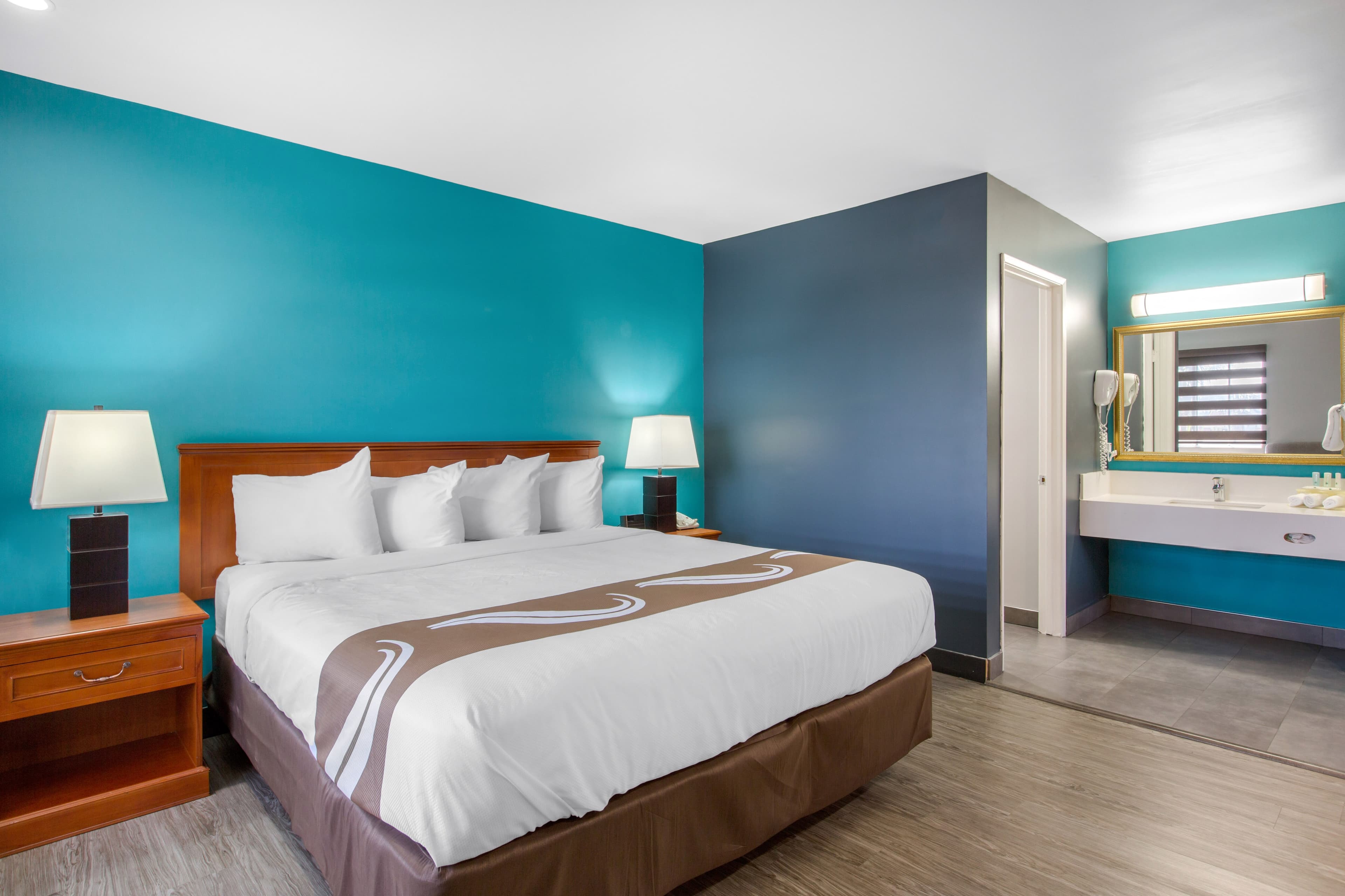 Quality Inn Near Hollywood Walk of Fame — 17