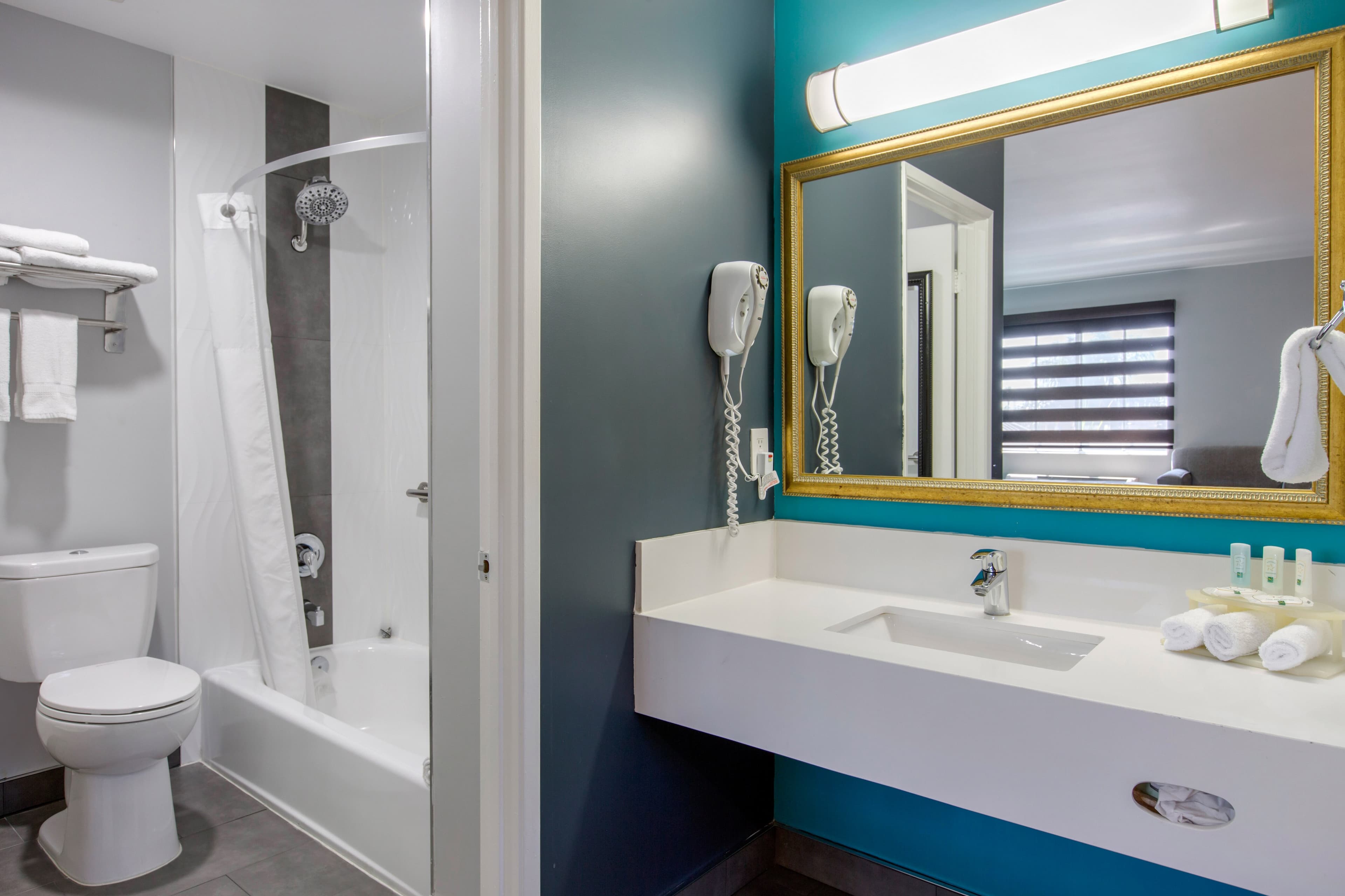 Quality Inn Near Hollywood Walk of Fame — 16