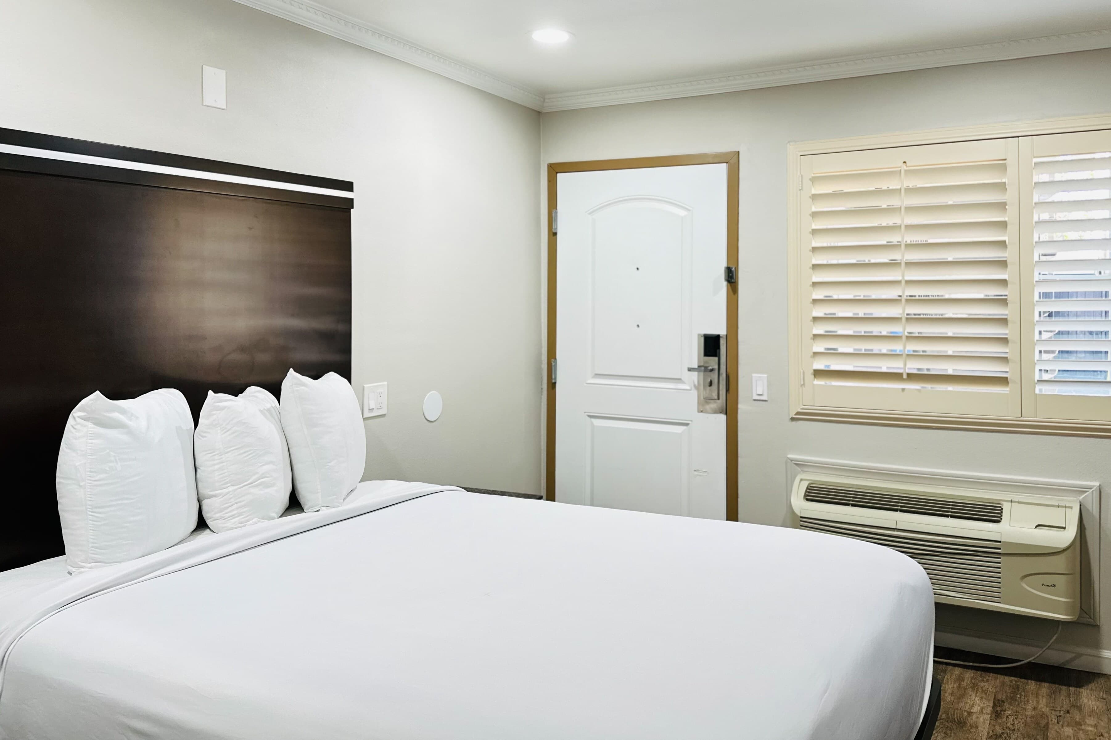 Rodeway Inn National City San Diego South - Image 2