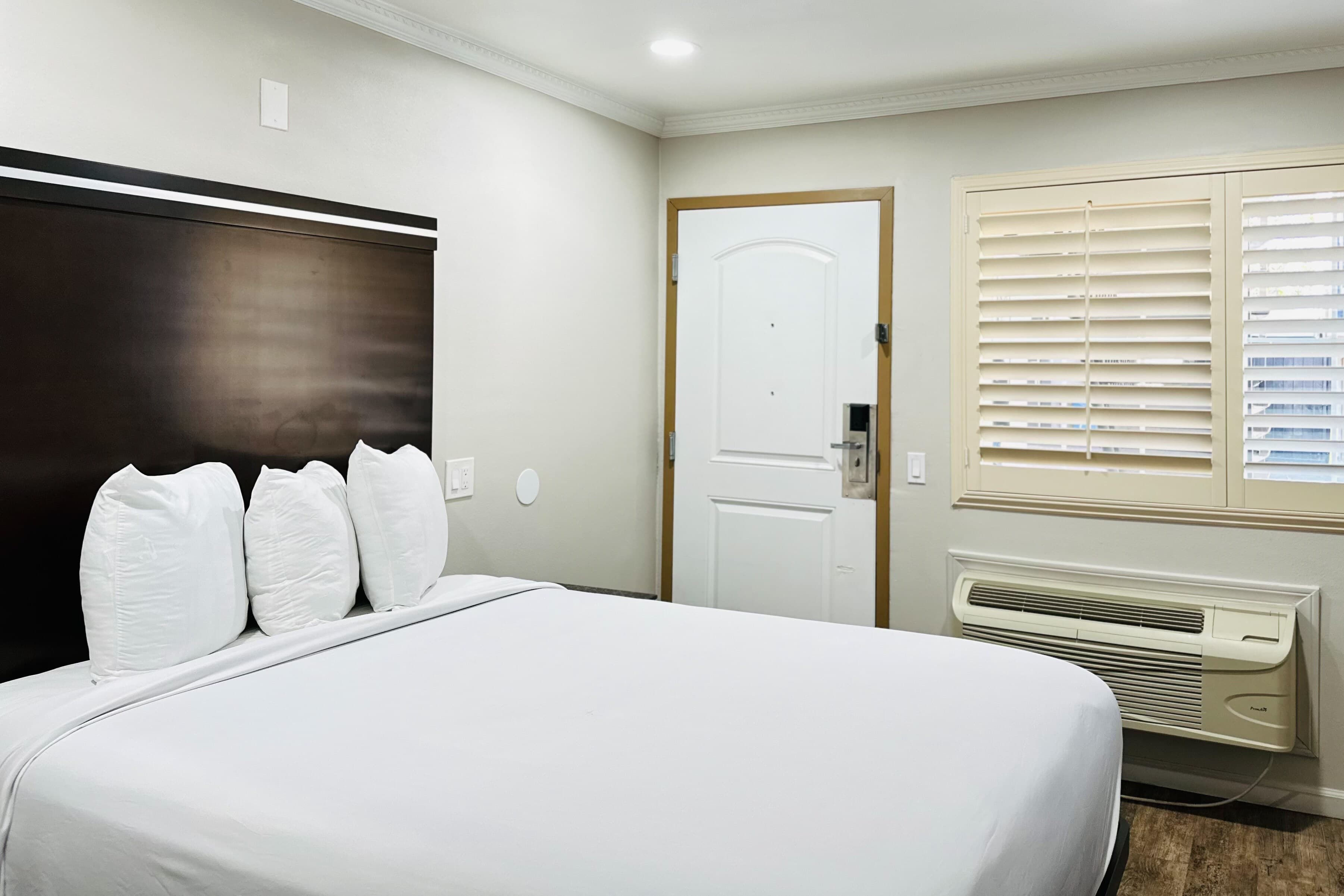 Rodeway Inn Lemon Grove San Diego East - Image 2