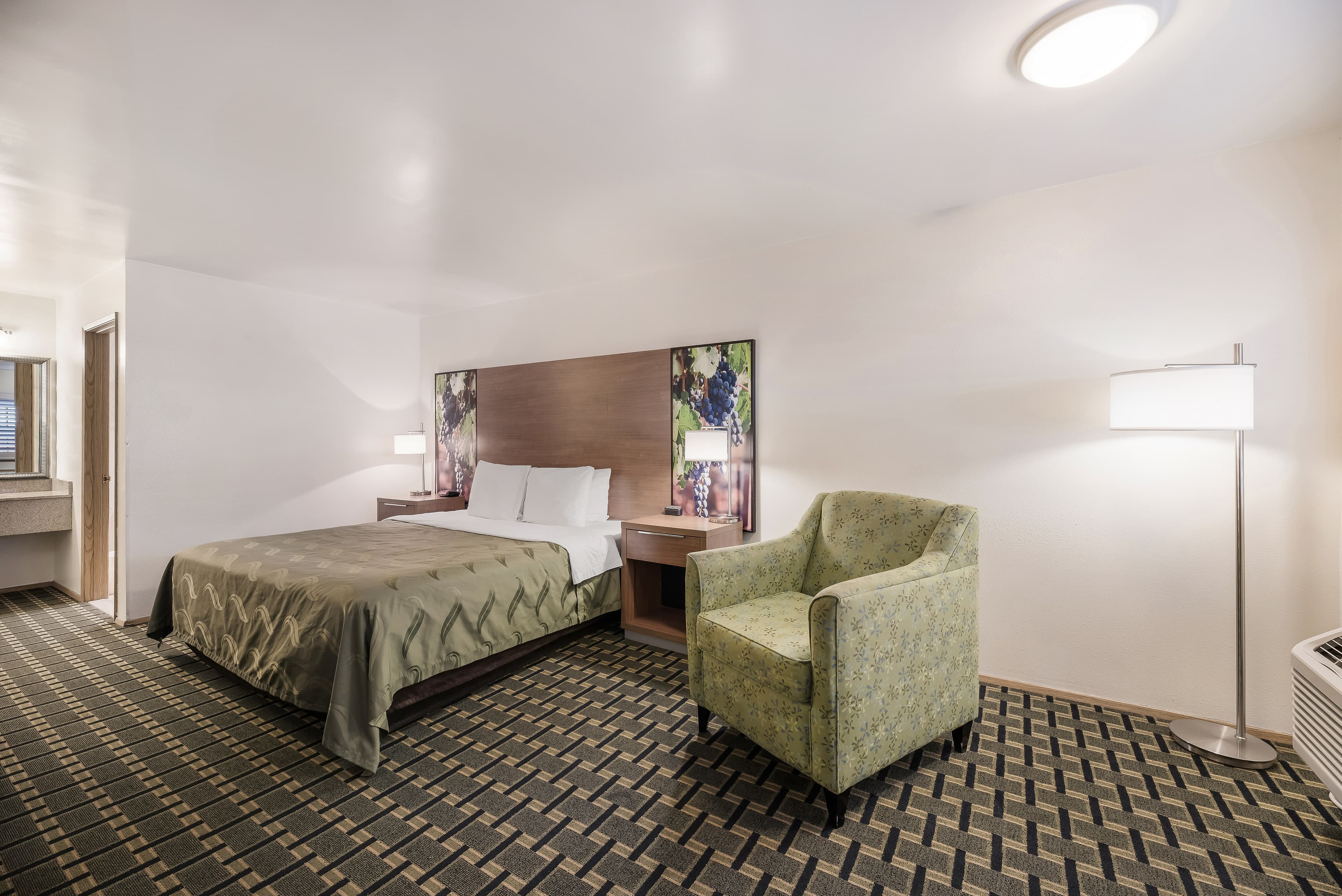 Quality Inn Near Fort Hunter Liggett — 7