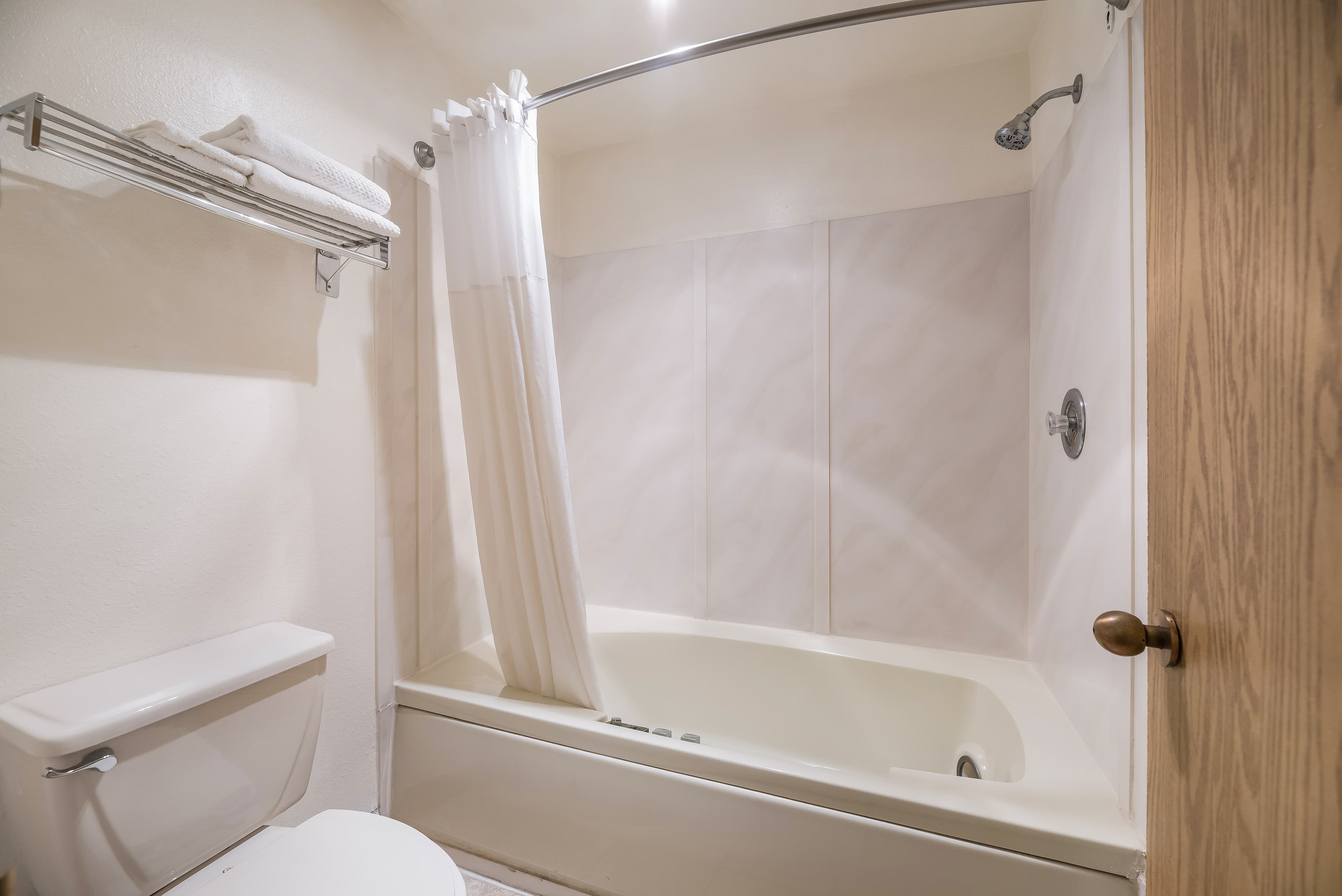 Quality Inn Near Fort Hunter Liggett — 10