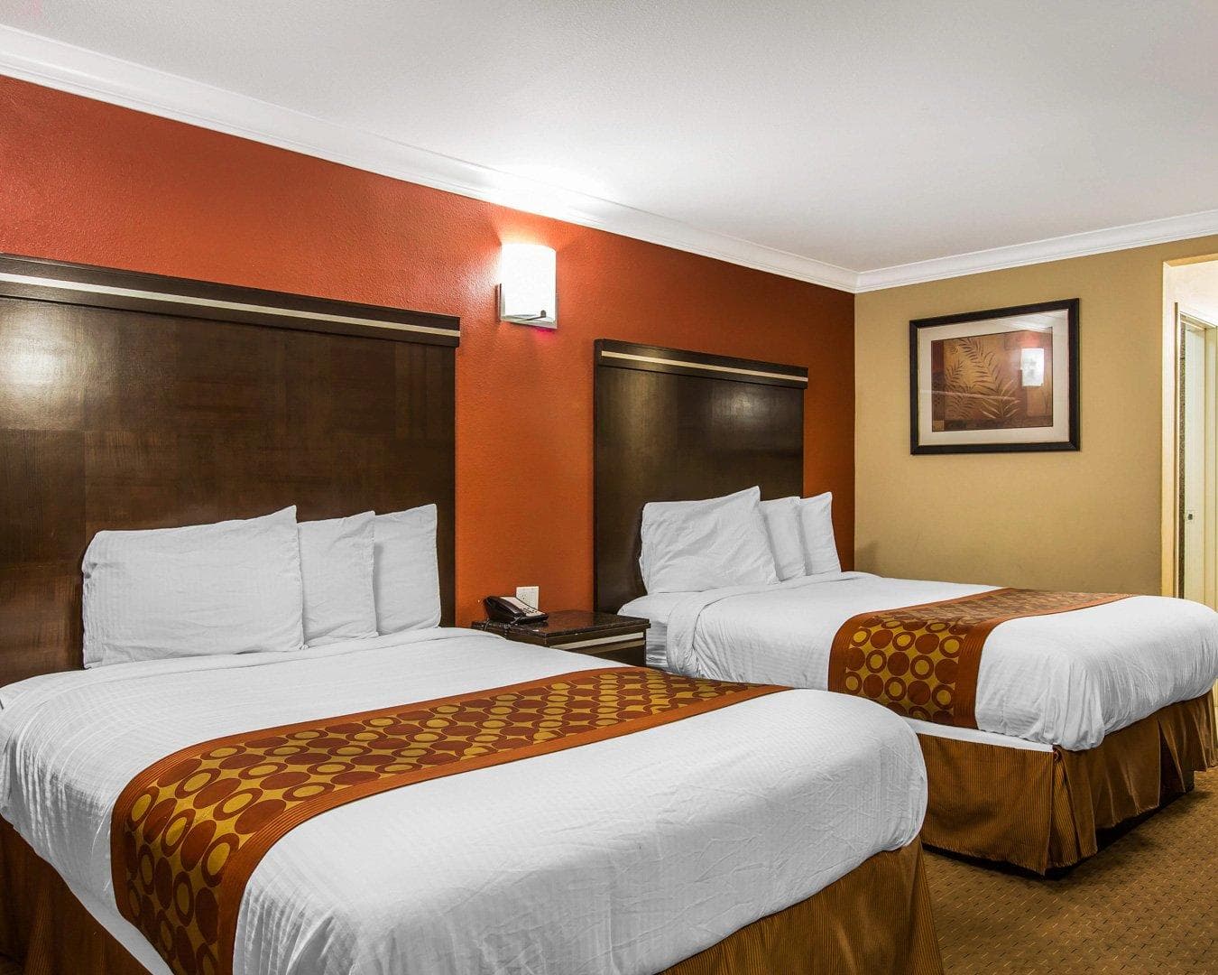Rodeway Inn & Suites Corona — 8