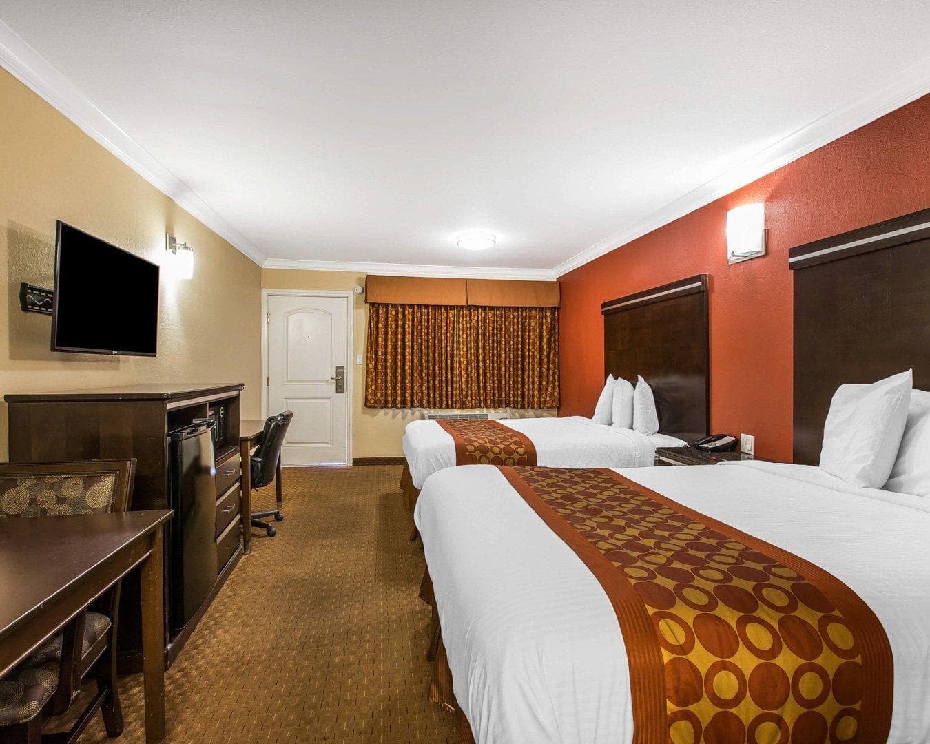 Rodeway Inn & Suites Corona — 10