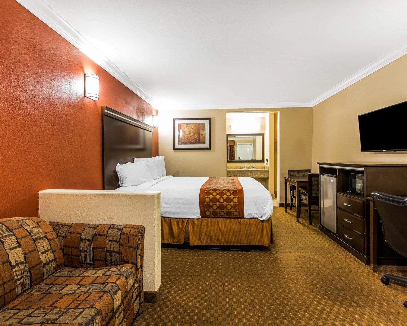Rodeway Inn & Suites Corona — 22