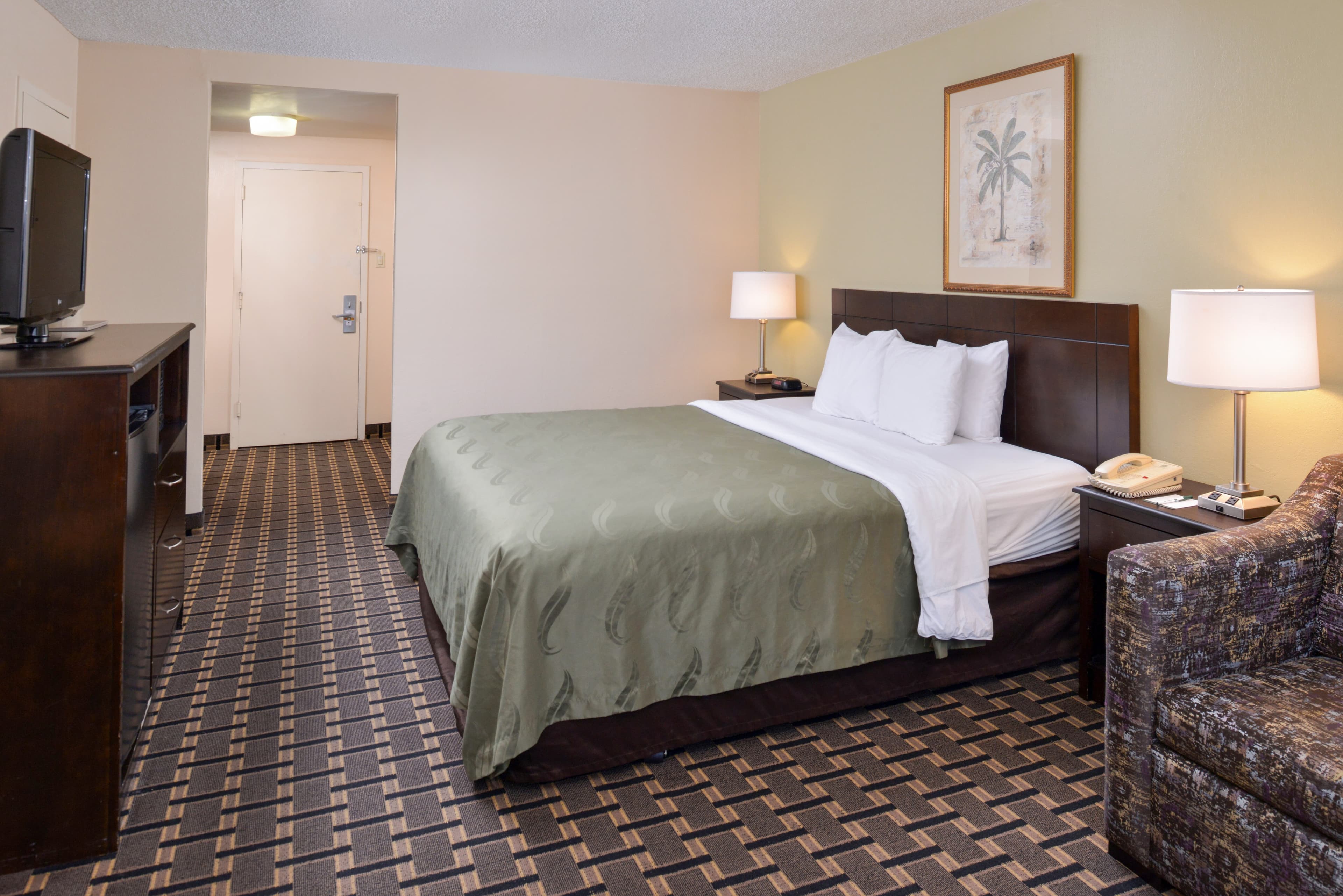 Quality Inn & Suites Montebello - Los Angeles - Image 3