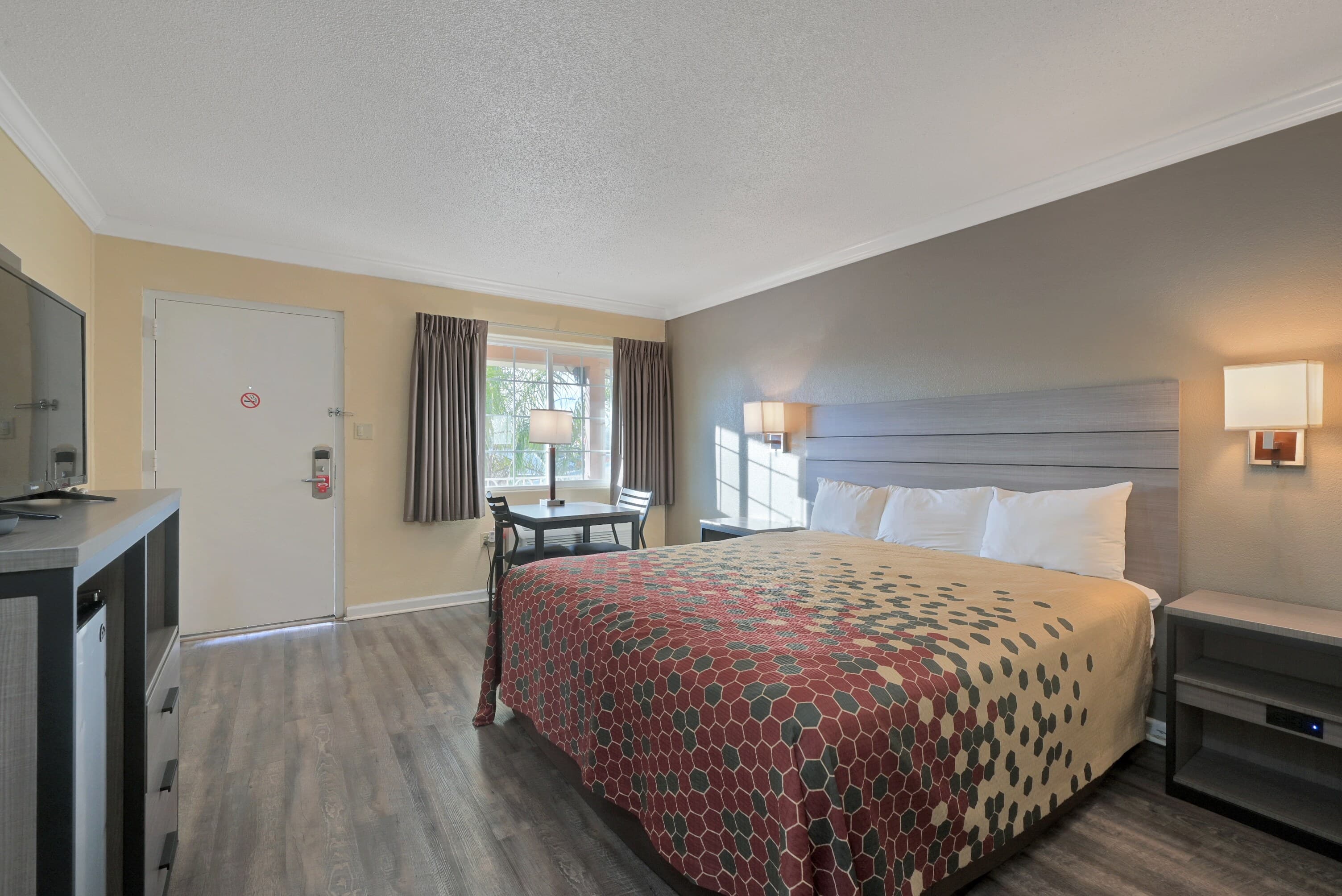 Econo Lodge Woodland near I-5 — 11