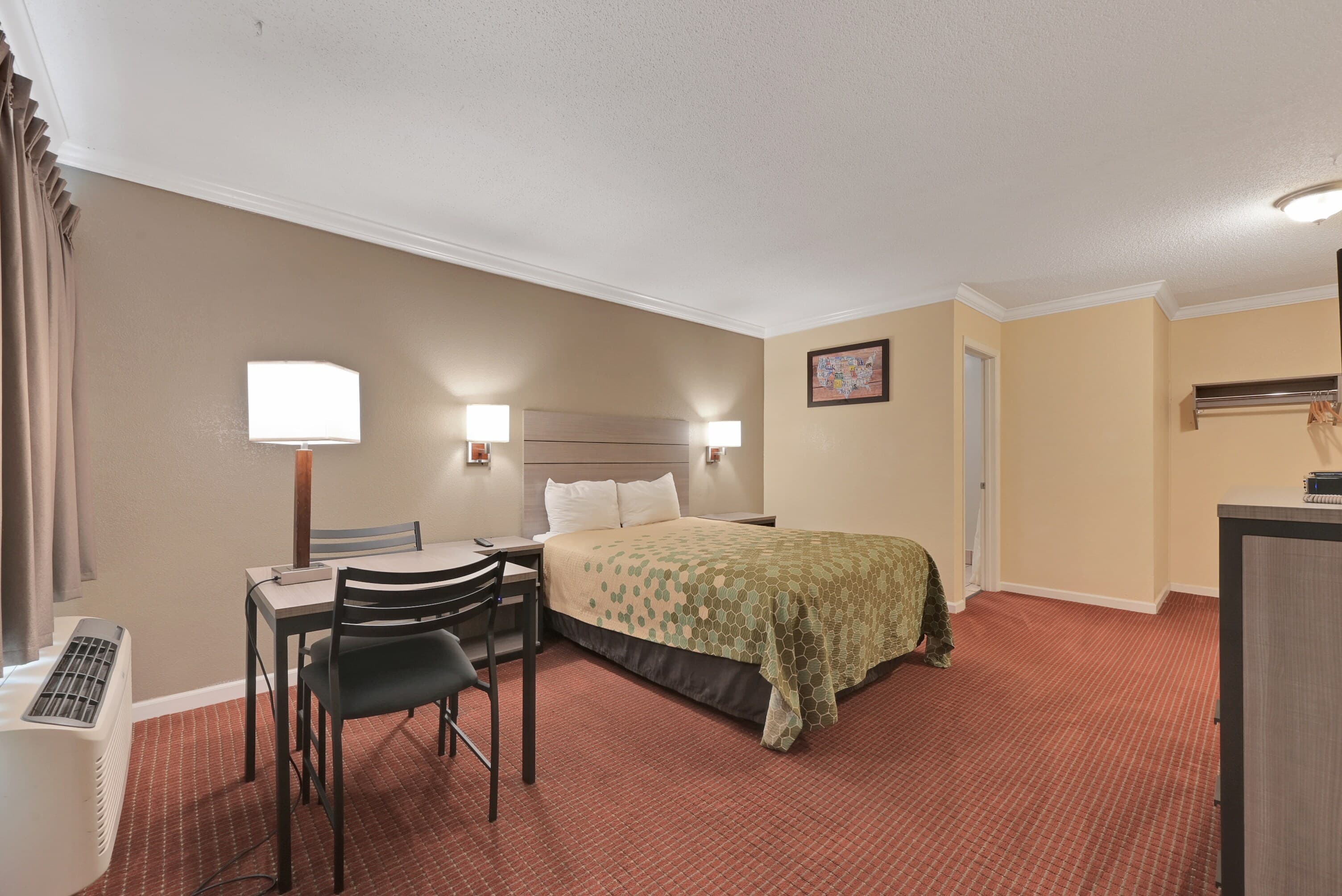 Econo Lodge Woodland near I-5 — 21