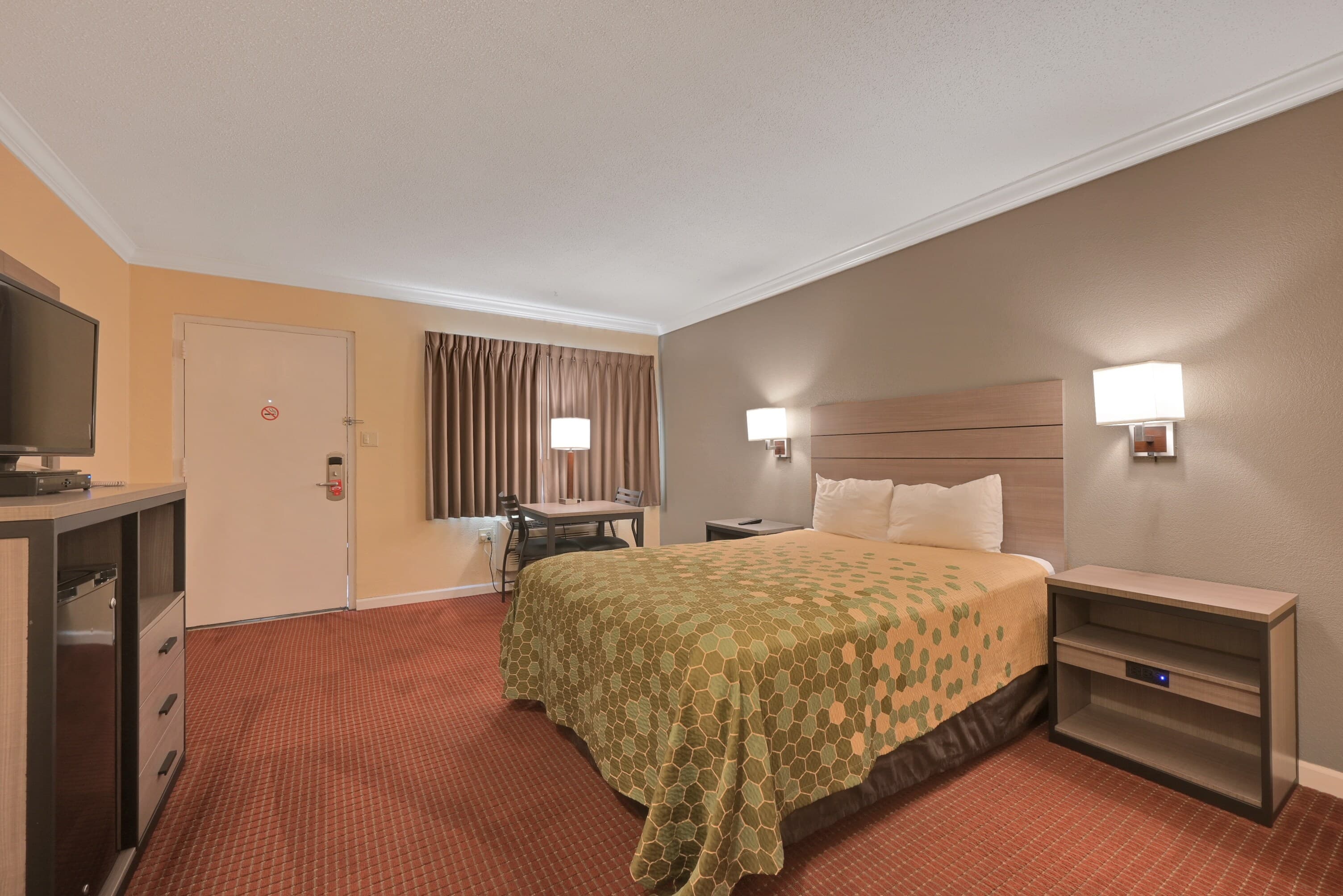 Econo Lodge Woodland near I-5 — 26
