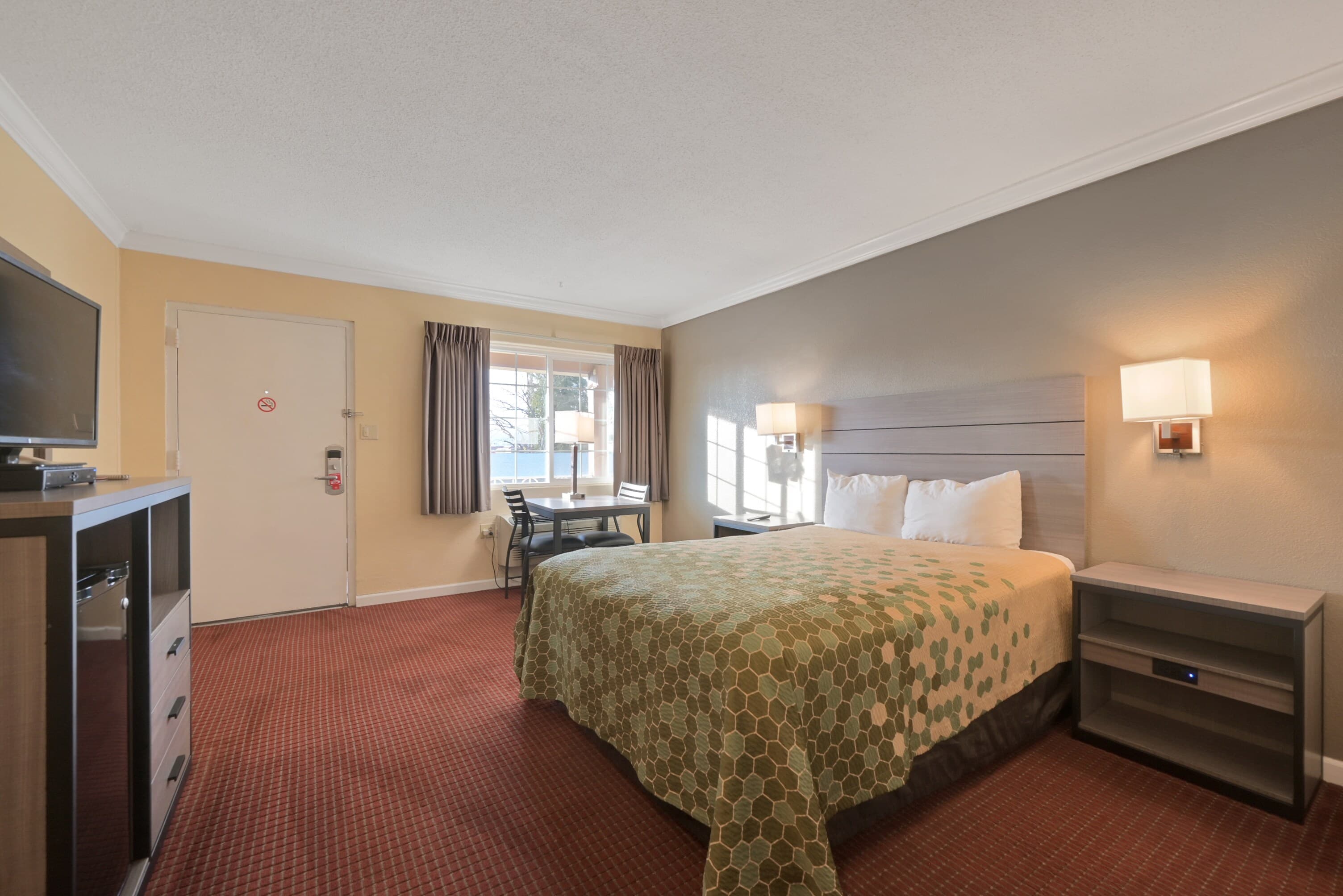 Econo Lodge Woodland near I-5 — 30