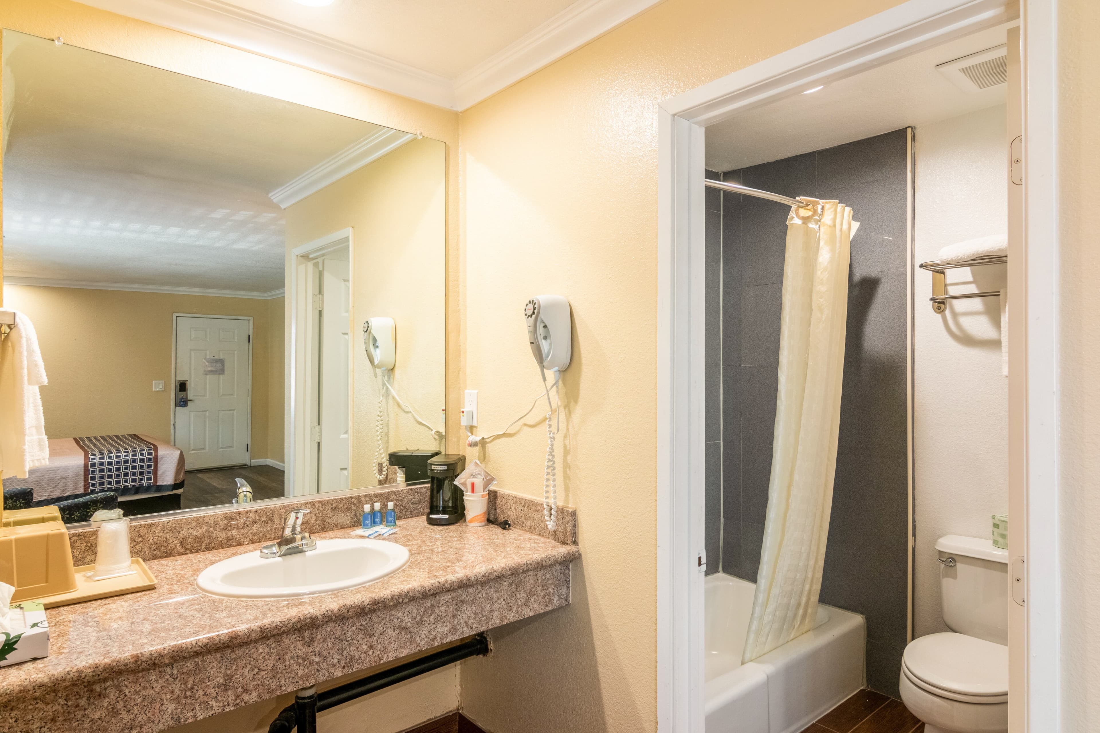 Rodeway Inn Artesia Cerritos — 9