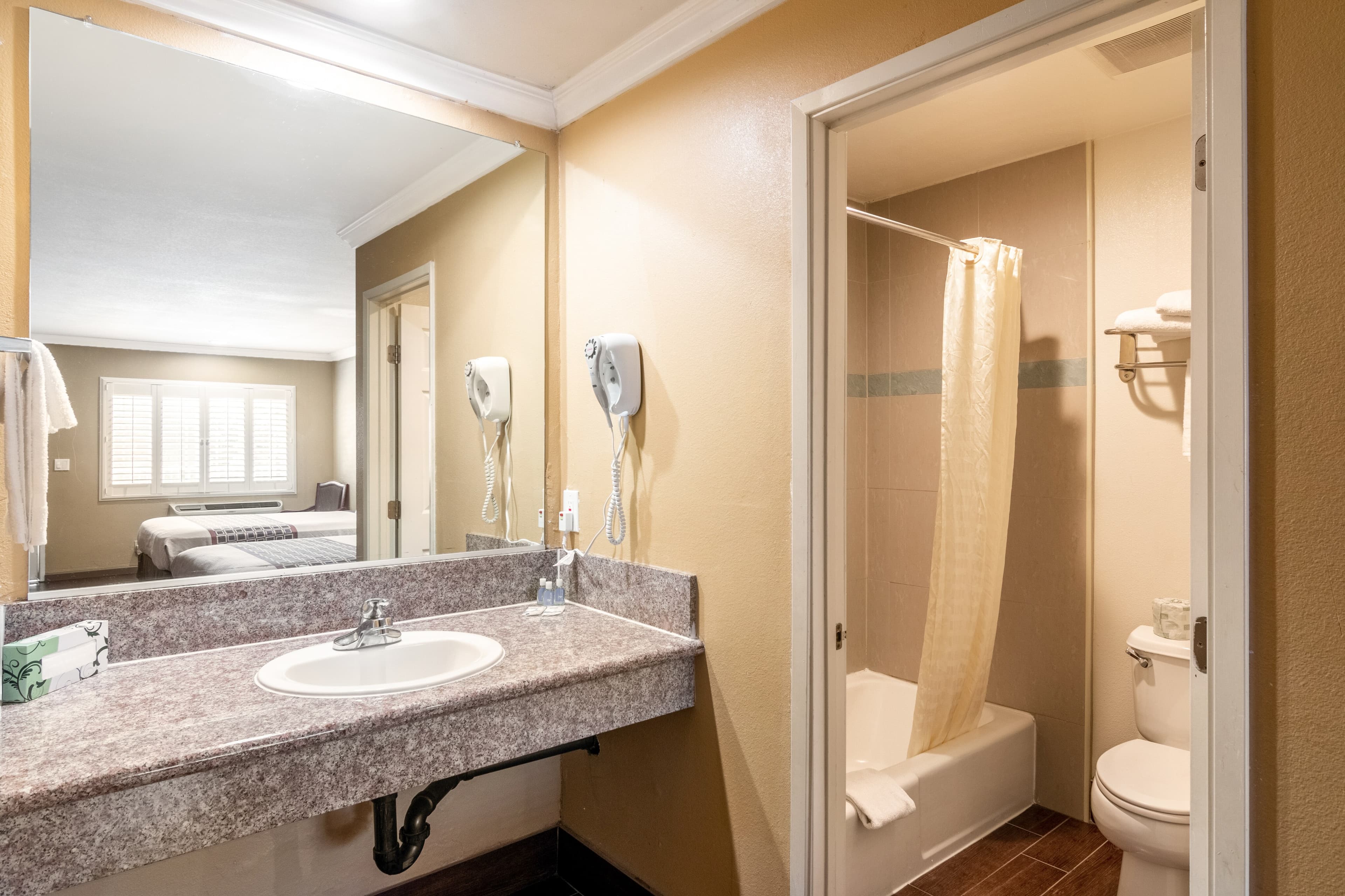 Rodeway Inn Artesia Cerritos — 17