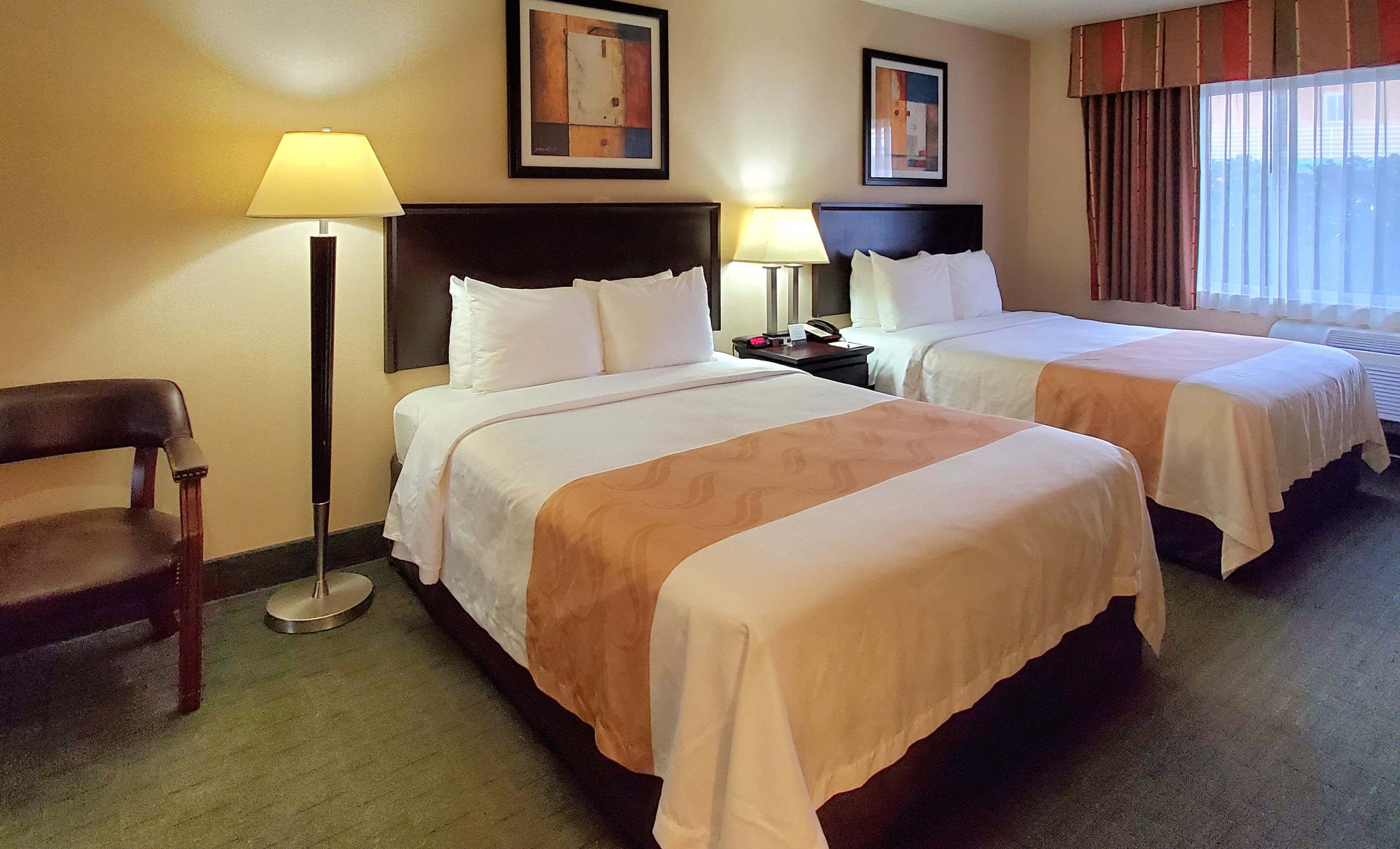 Quality Inn & Suites Anaheim at the Park - Image 4