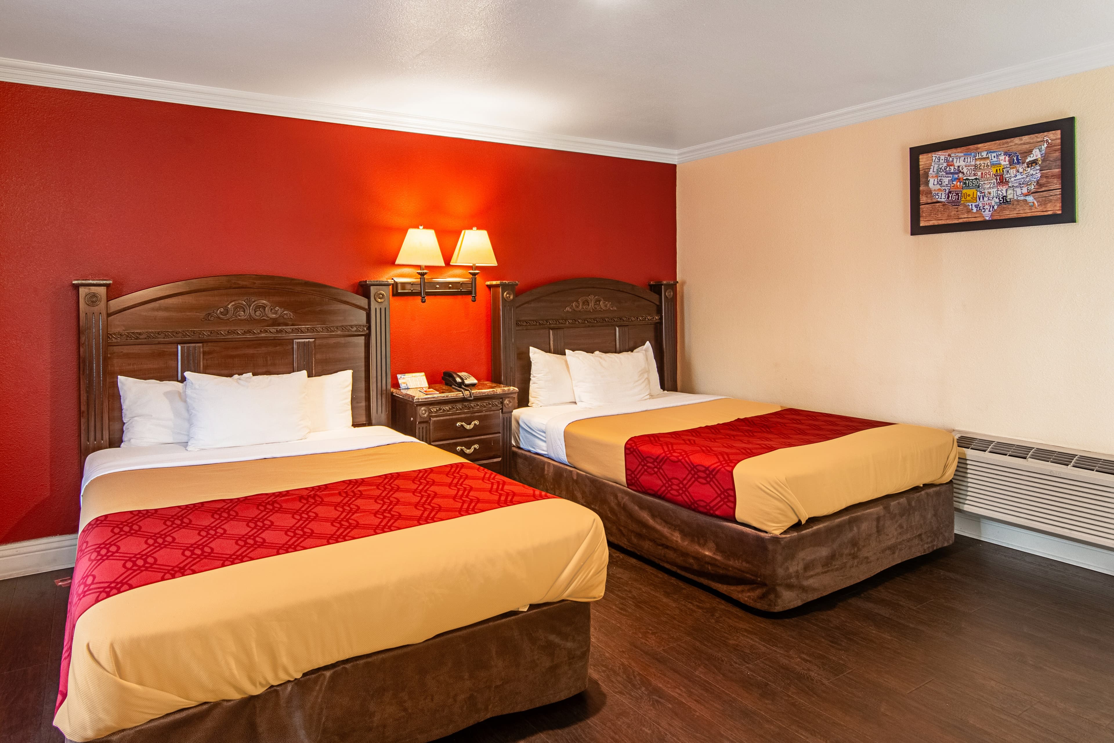 Econo Lodge Long Beach I-405 — 20